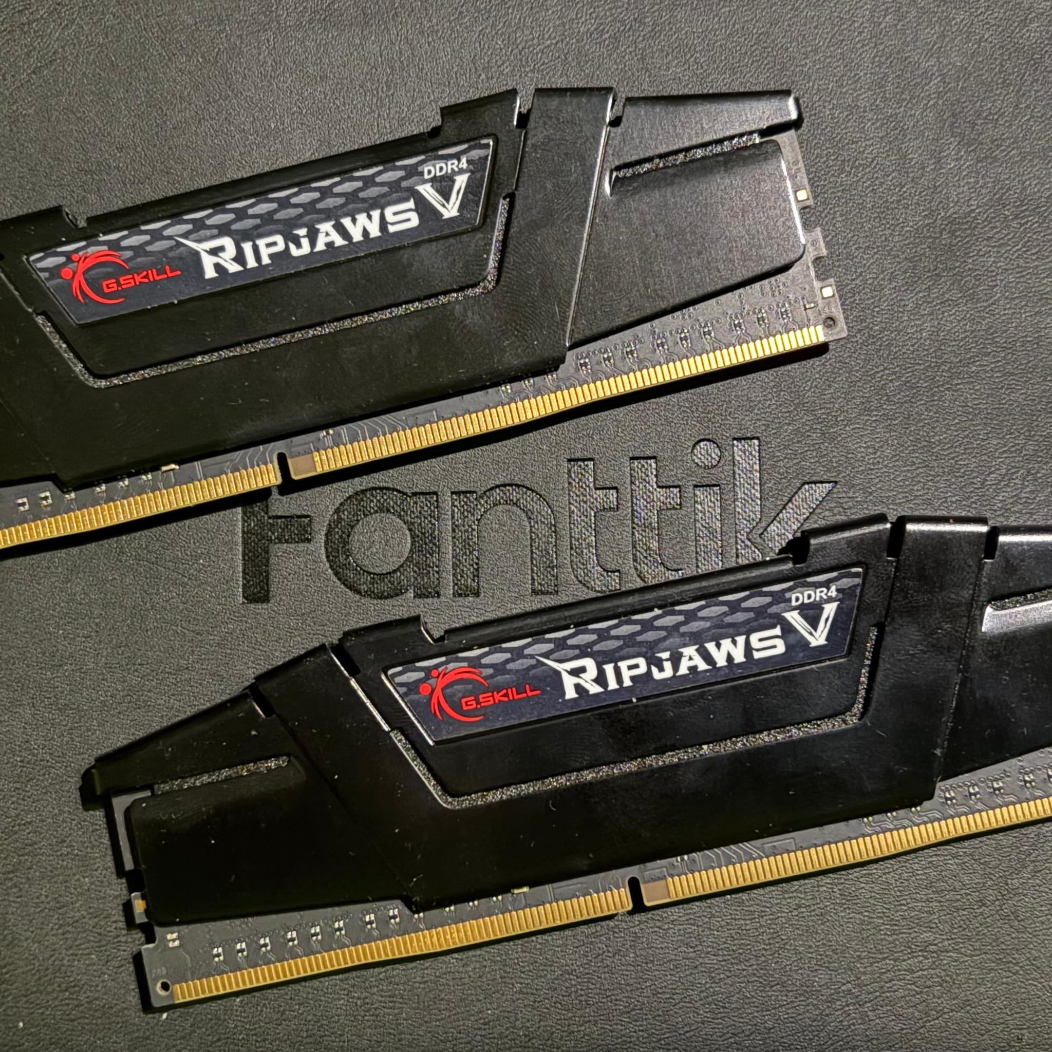 G.SKILL RipjawsV DDR4 16GB (2x8GB) 3600MT/s CL16-19-19-36