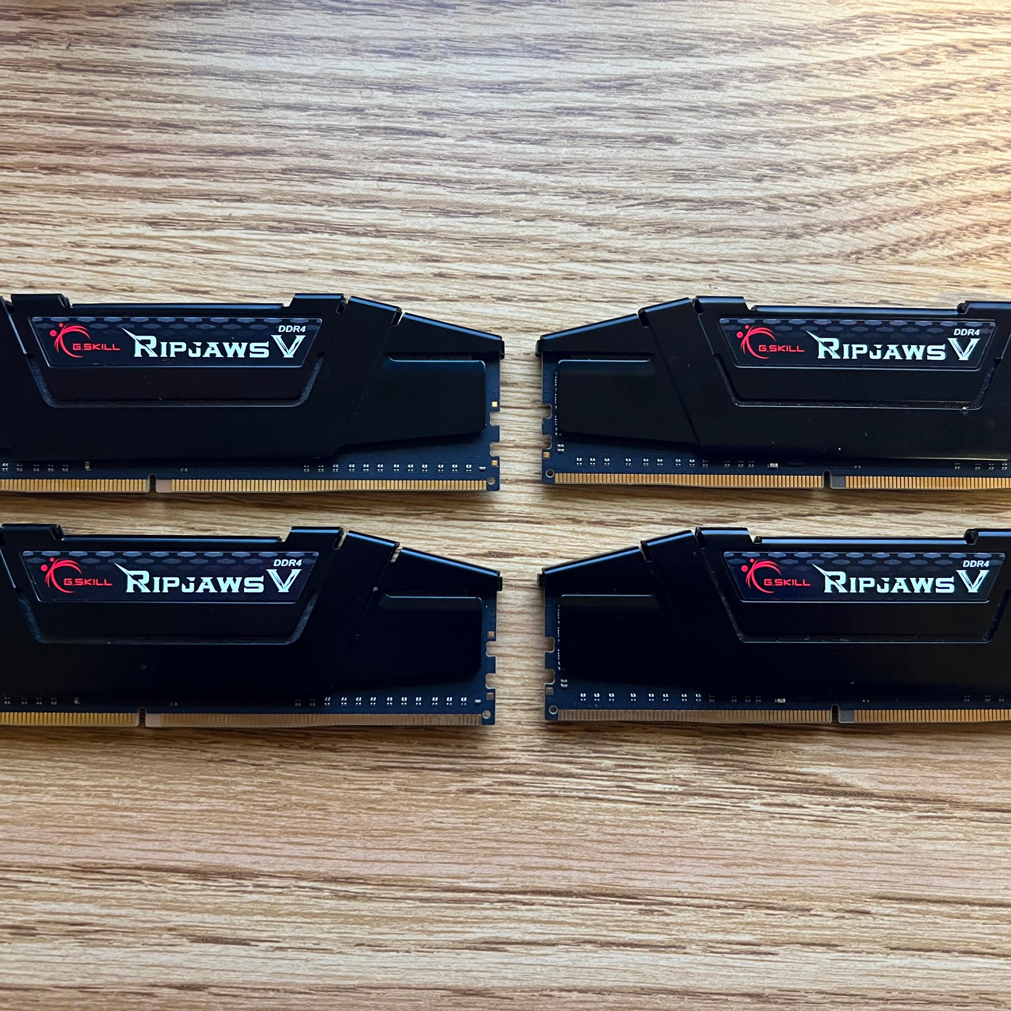 32GB (4x8GB) DDR4-3600MHz CL18 G.SKILL RAM Memory
