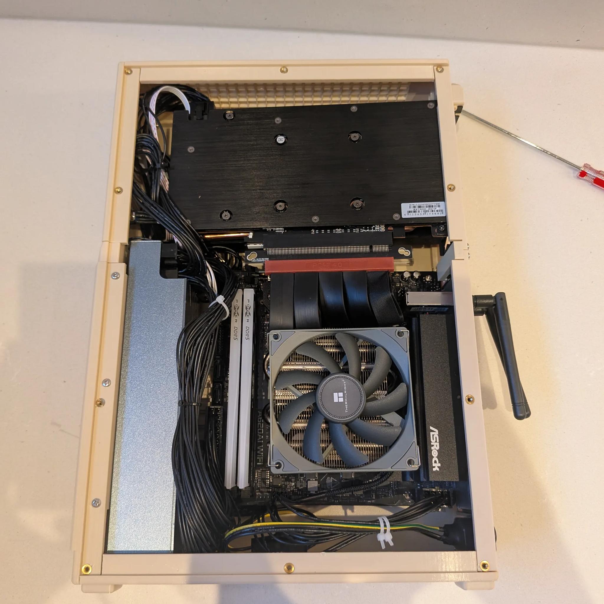XP Bliss - RX 7600, Ryzen 5 8400F, 32 GB DDR5, 2 TB Gen 4 NVME, RGB, Sleeper