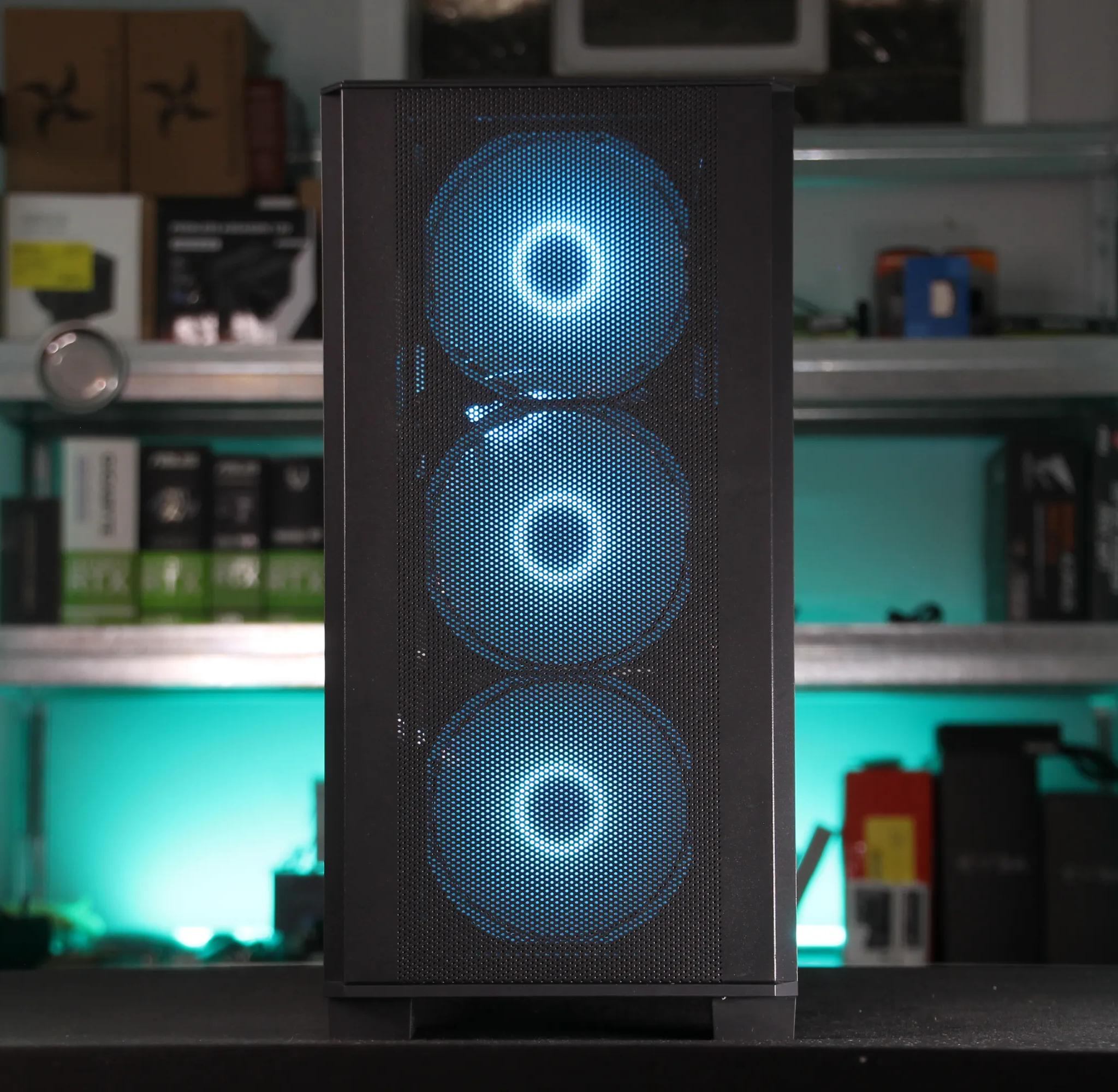 𝘼𝙕𝙐𝙍𝙀 // Ryzen 7 3700X, RX 6700 XT // Mid-Range Gaming PC
