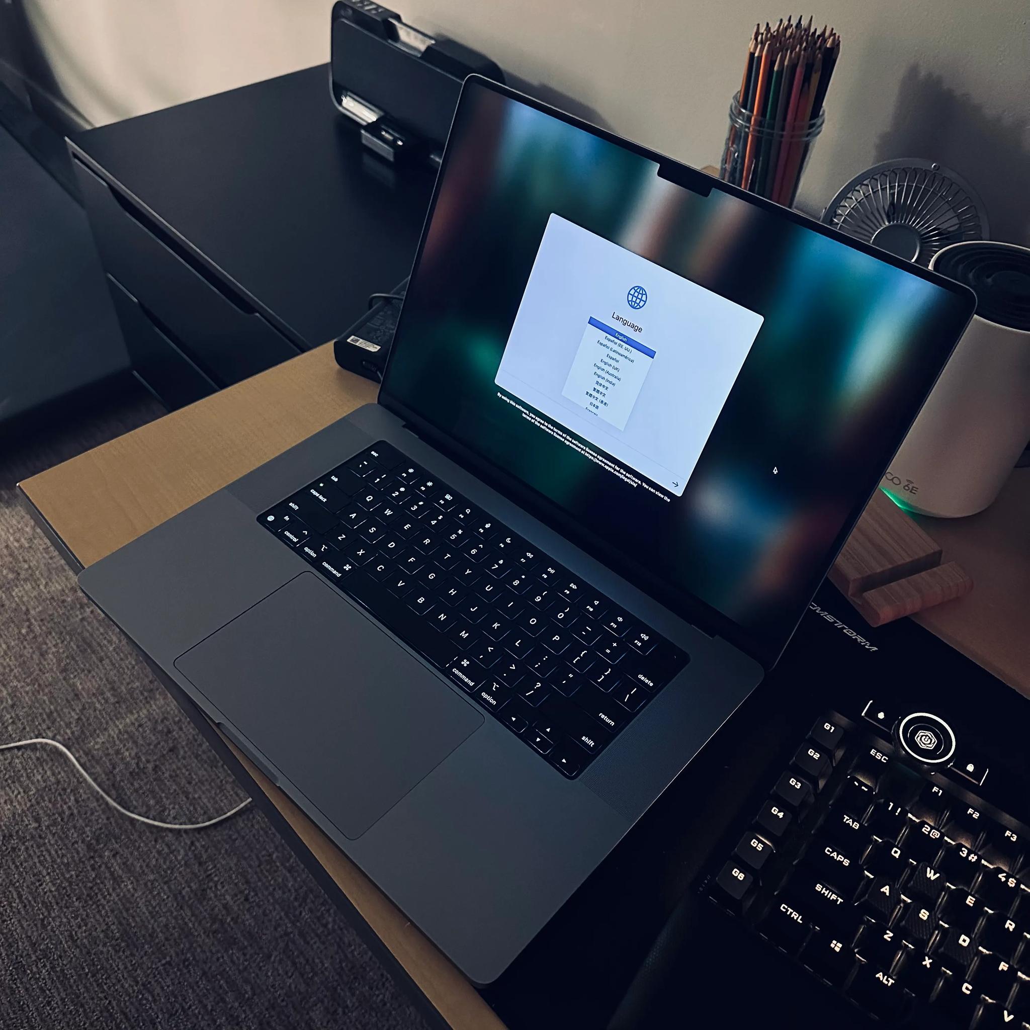 *Like New* 16" MacBook M1 Pro (2021)
