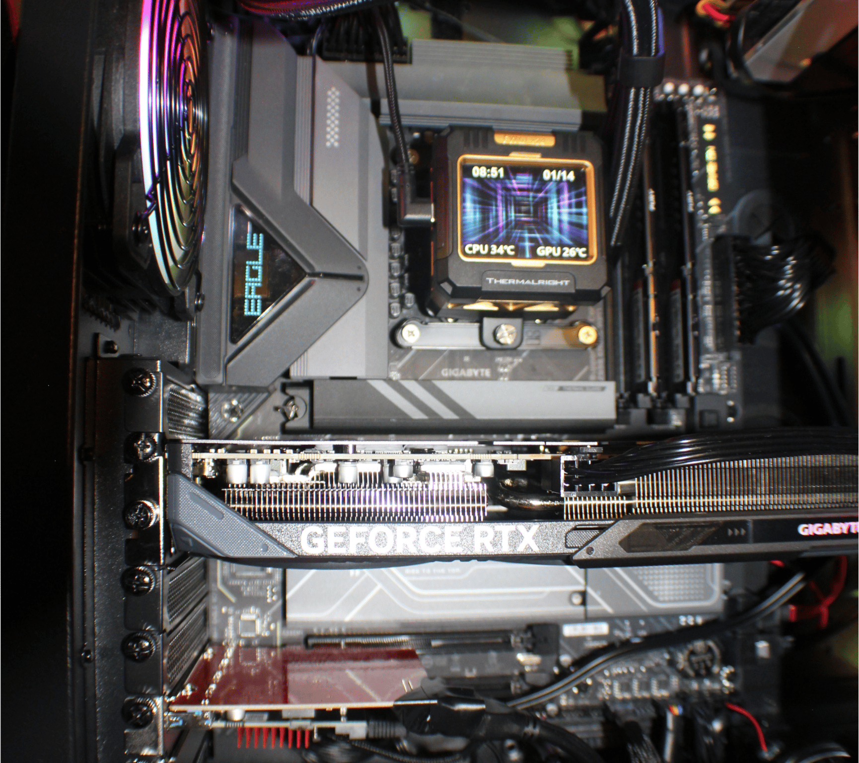 Gigabyte Z890 Eagle / Intel Ultra 7 / RTX 5060ti 16GB