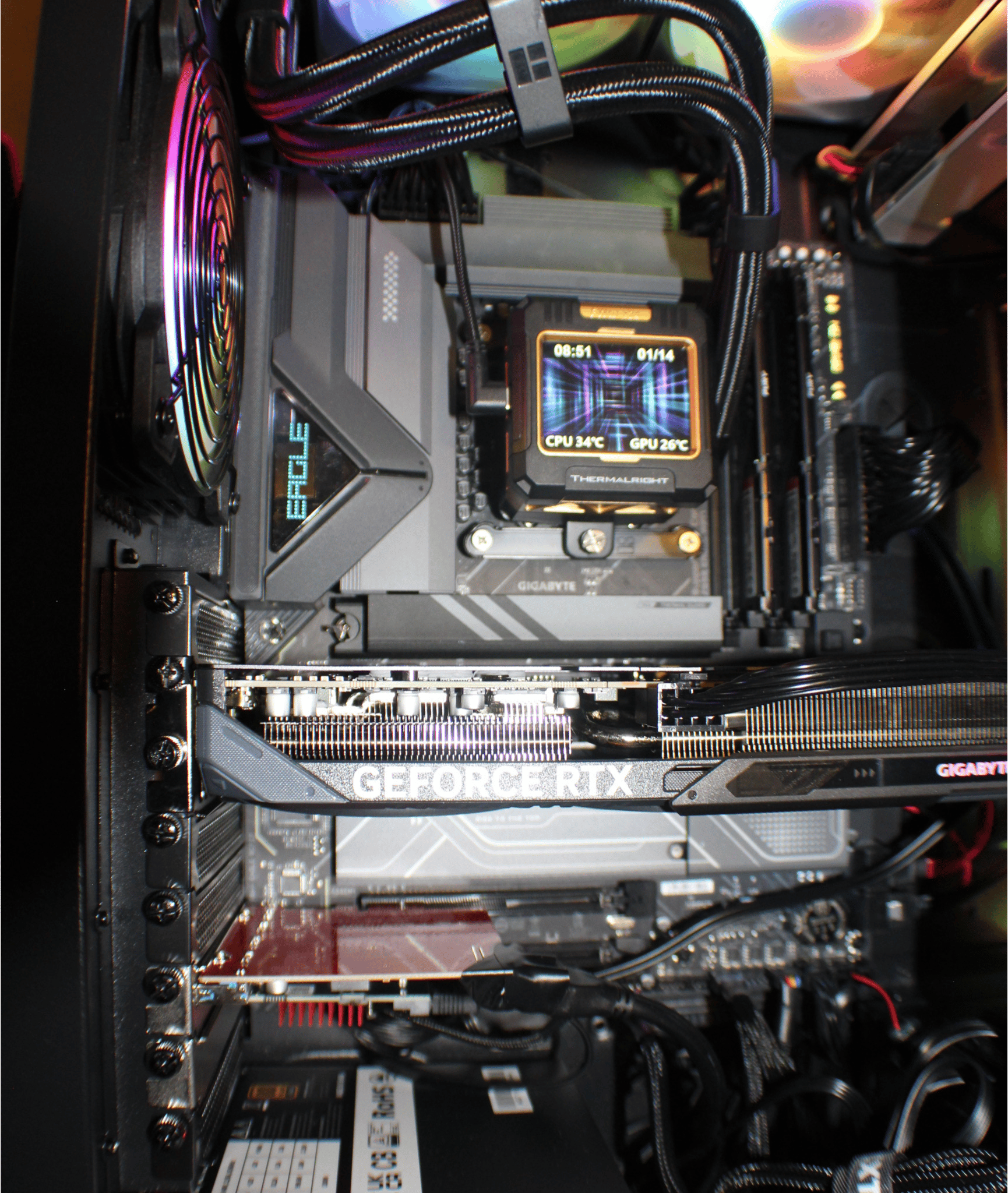 Gigabyte Z890 Eagle / Intel Ultra 7 / RTX 5060ti 16GB