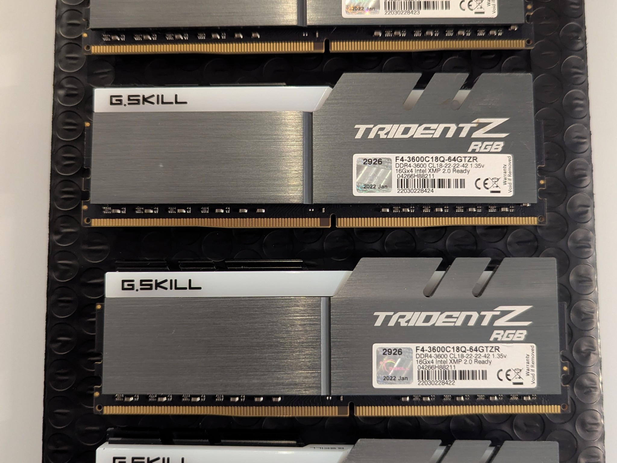 64GB G.Skill Trident Z RGB DDR4-3600 (4×16GB) CL18 – F4-3600C18Q-64GTZR