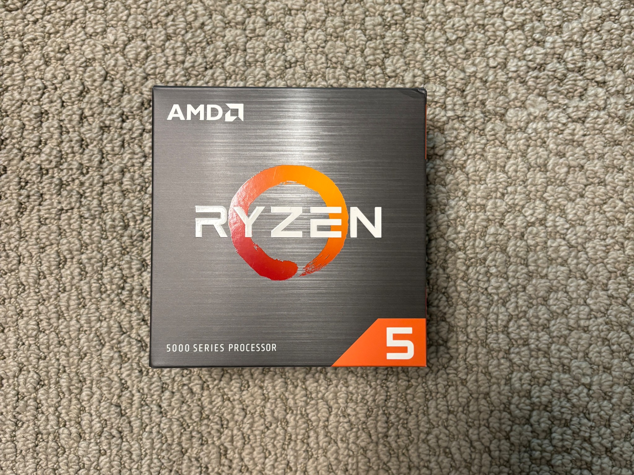 AMD RYZEN 5 5600 includes fan