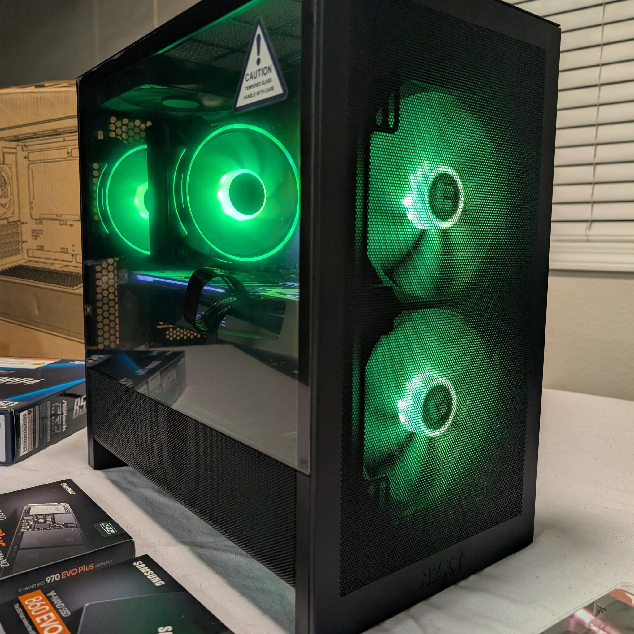 | RYZEN 3600 | RX5700XT | B550 | 16GB