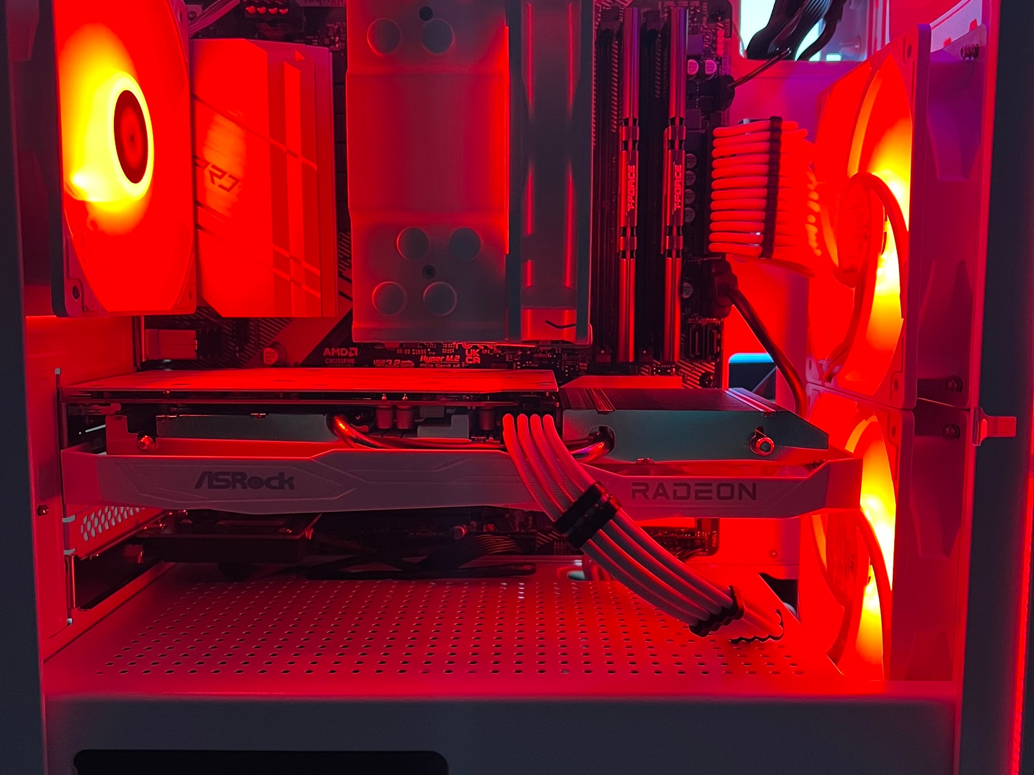 Salt and Peppa’ AMD gaming PC Ryzen 5 5600x/RX 6600 8 GB/16 GB DDR4 RAM/1.25 SSD NVM-All new parts!