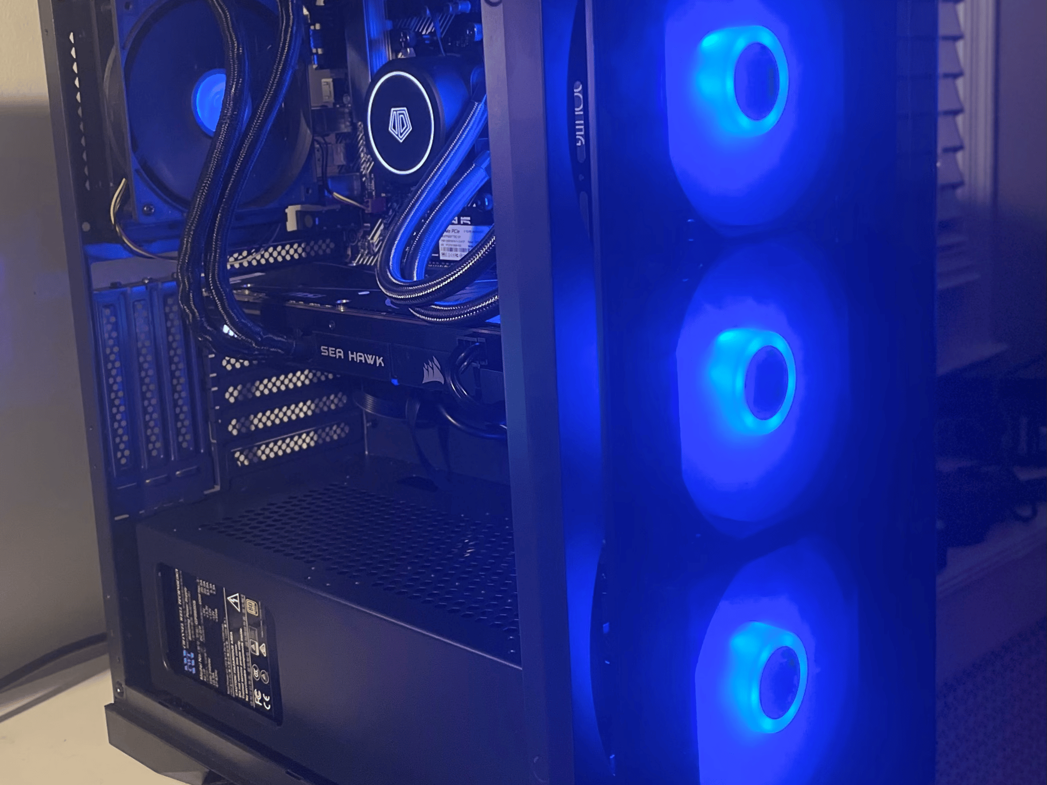 AQUA - Mid-Range Gaming PC - Ryzen 5 3600 + GTX 1080