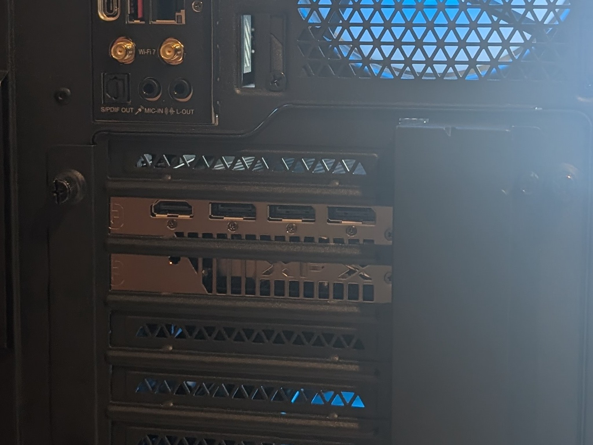 XFX 9070XT 16GB | RYZEN 7 9800X3D | 32GB DDR5 | 2TB NVME | 360MM AIO | 850W