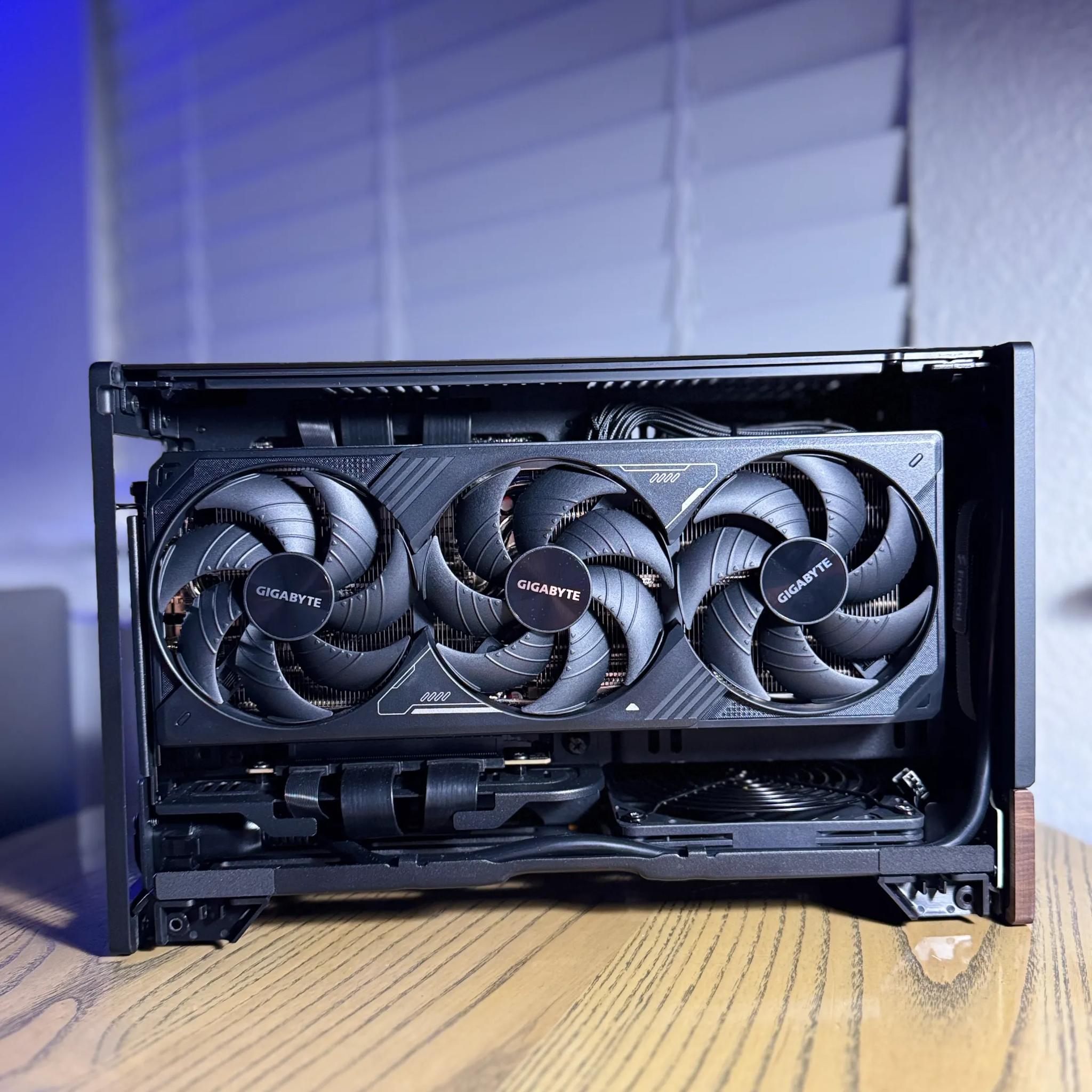 The Distinguished Gentleman II 🎩 Gaming PC, NVIDIA 5070 Ti OC, RYZEN 9600X, 32GB RAM, 2TB SSD