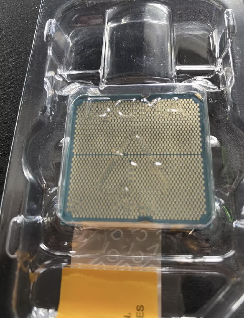 AMD Ryzen 5 7600 Processor (5.1 GHz, 6 Cores, Socket AM5)(NO FAN, NO BOX)