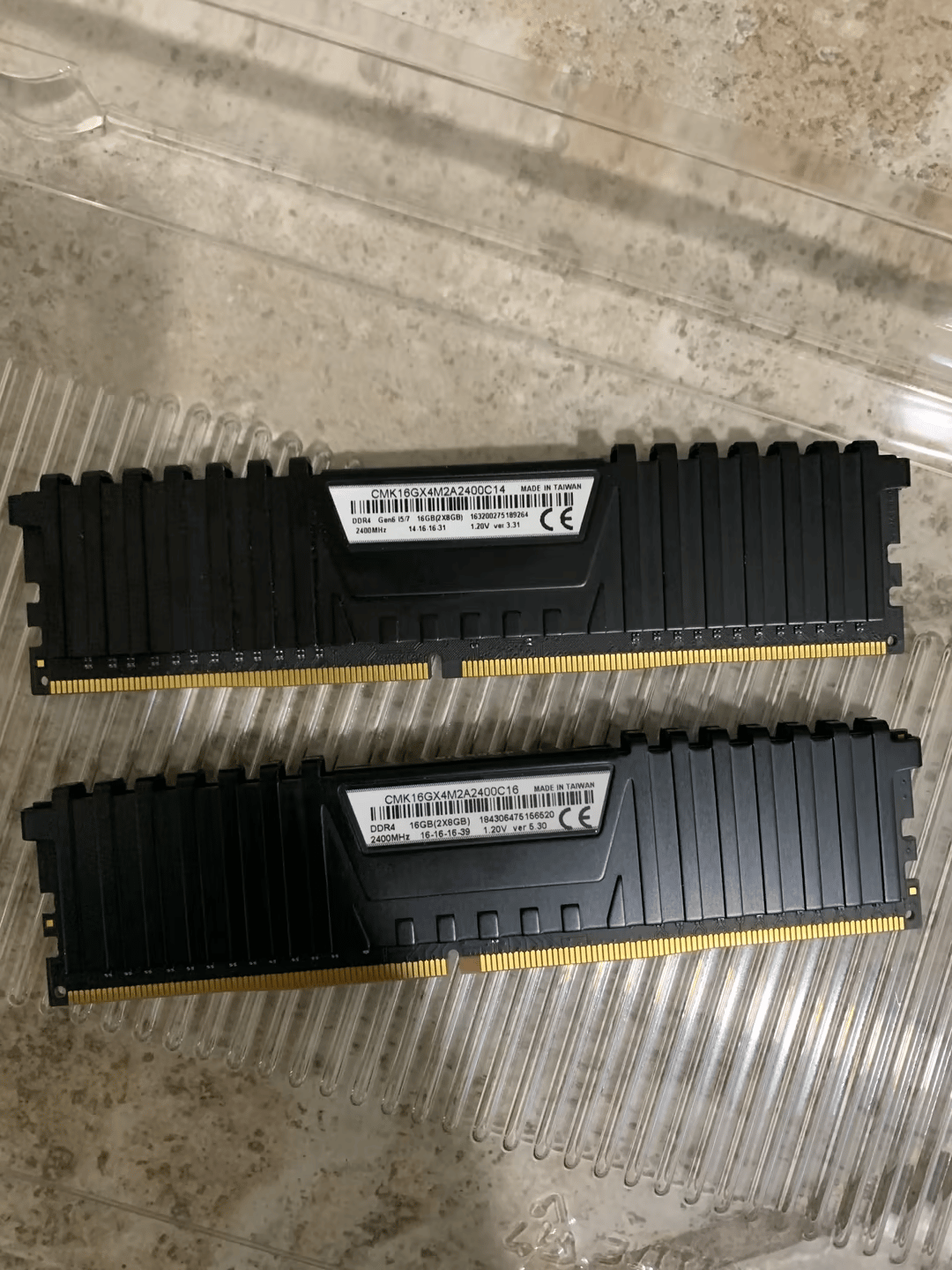 Corsair Vengeance LPX (2 X 8 GB) 16 GB DDR4 2400 MHz Memory Sticks (DIFF MODELS)