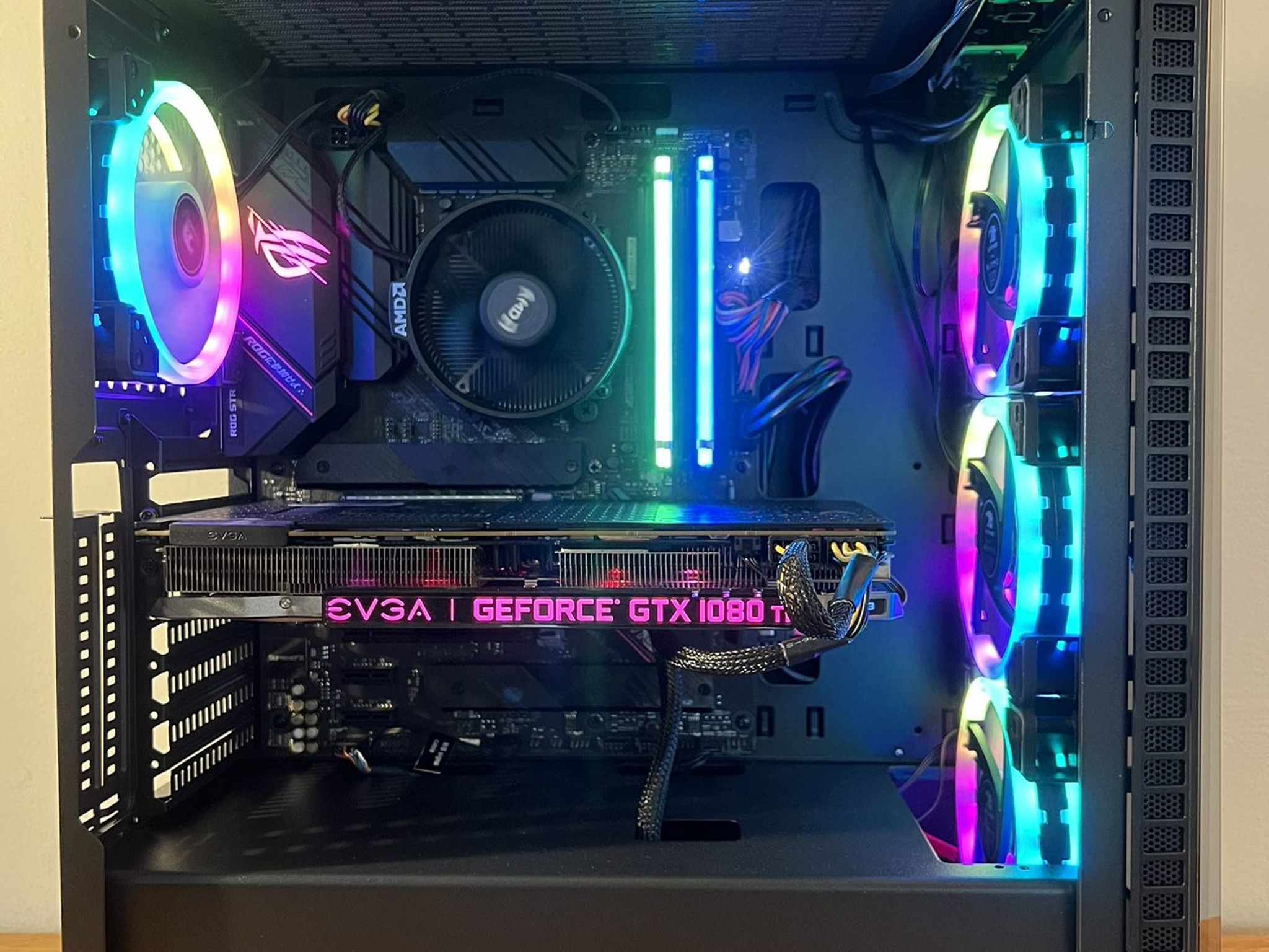 Gaming PC | Ryzen 9 3900X | GTX 1080 Ti | 16GB Ram | 2TB Storage | Wifi