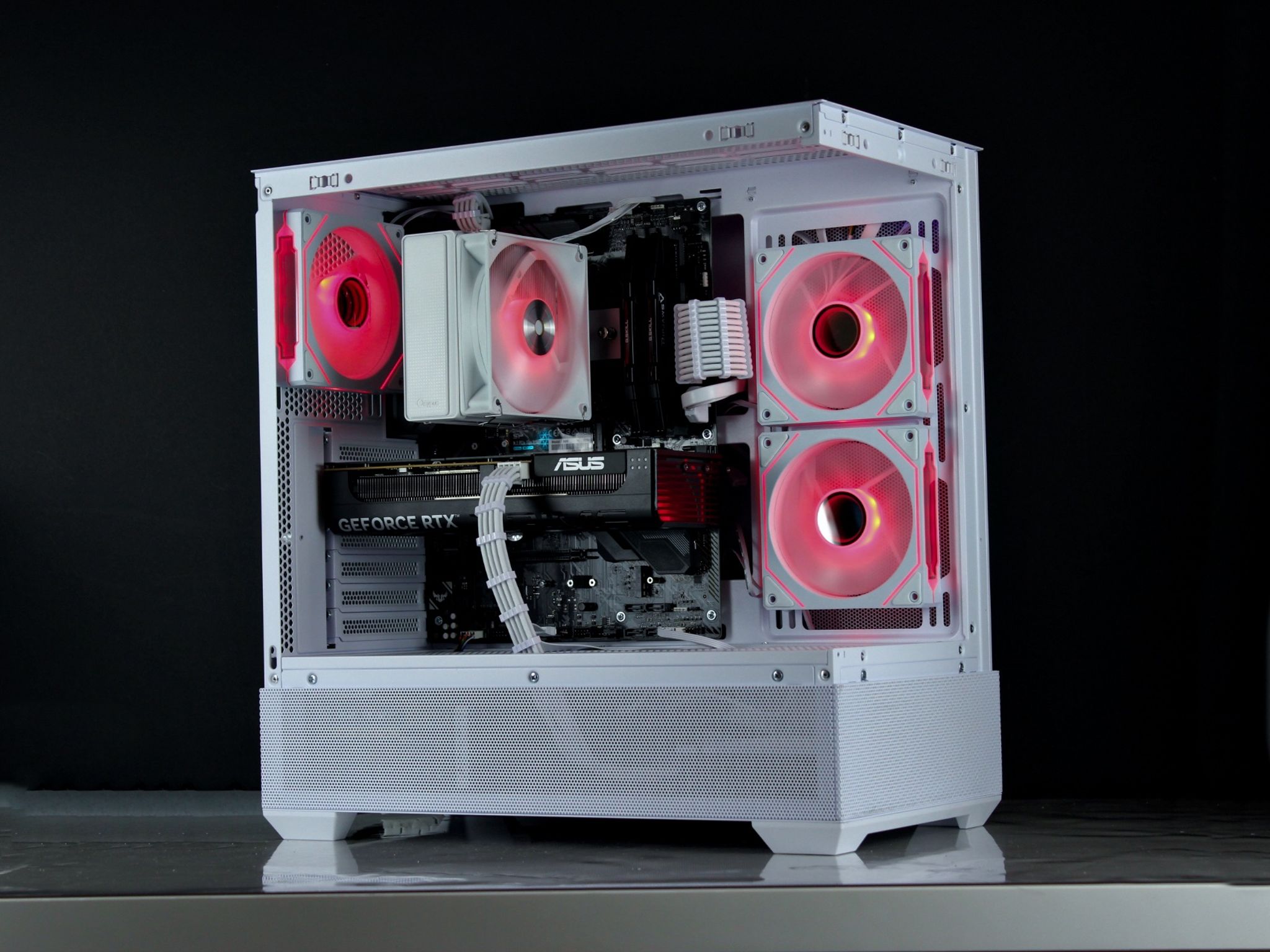 Powerful White Gaming PC – RTX 5060, Ryzen 5 5600X, 32GB, 1TB SSD - RGB, WiFi, BlueTooth