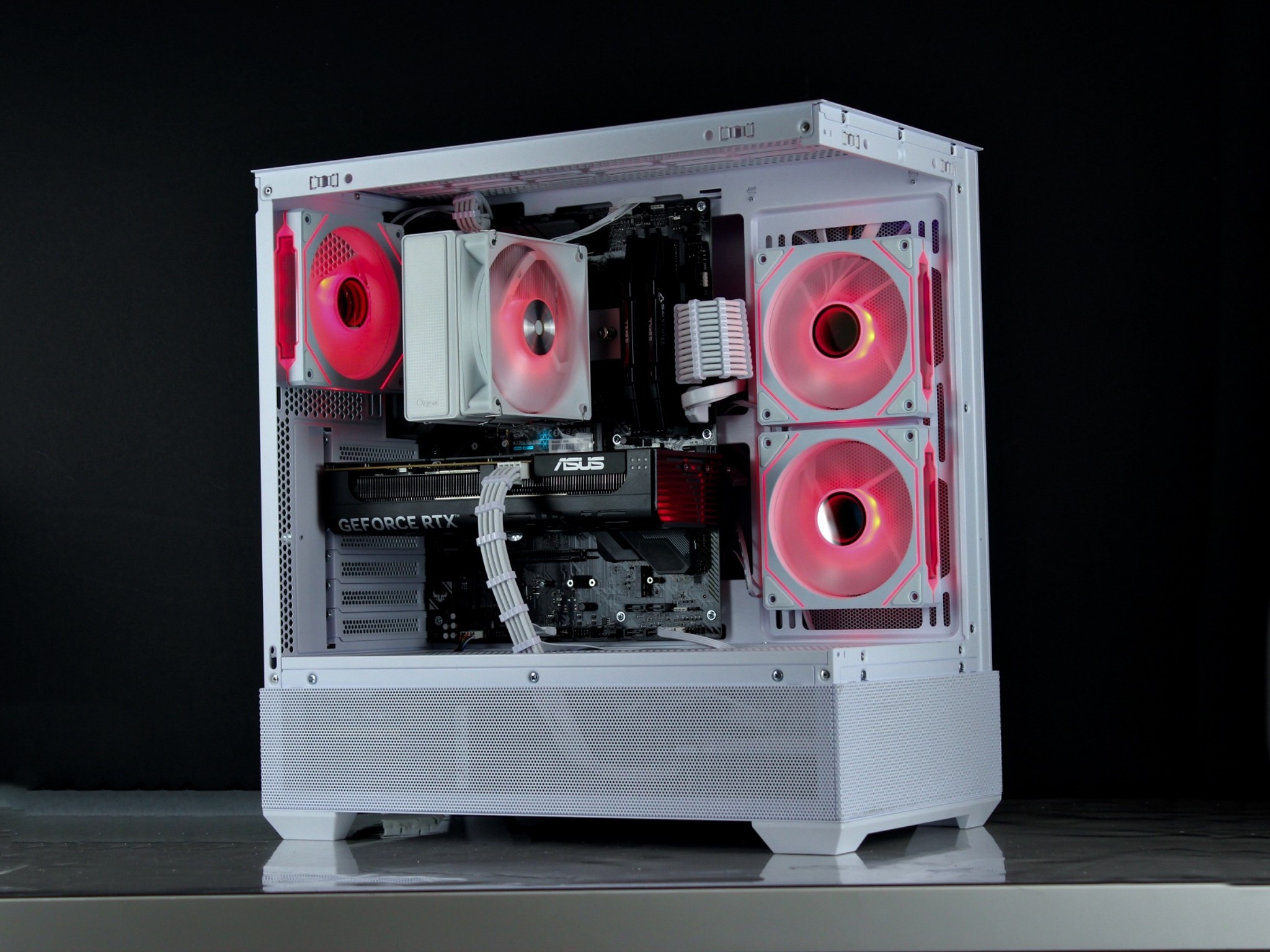 Powerful White Gaming PC – RTX 5060, Ryzen 5 5600X, 32GB, 1TB SSD - RGB, WiFi, BlueTooth