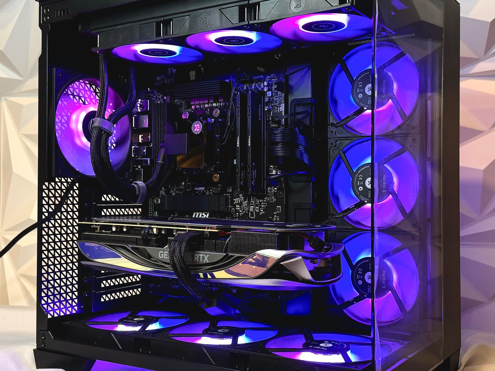 ⚫️🐰| Highend Gaming Pc | 7700x, 4070ti, 32gb, 1tb, free keyboard