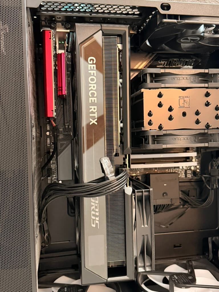 GIGABYTE AORUS GeForce RTX 5090 MASTER 32G - Image 2