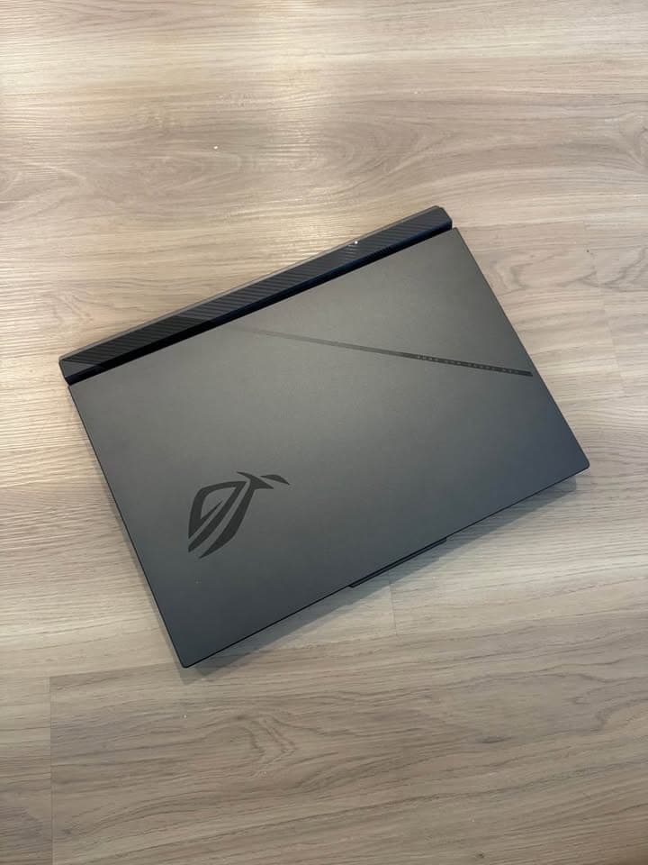 ASUS ROG Strix G16 - Ryzen 9 9955HX3D RTX 5070 Ti 32GB RAM 1TB SSD 16" 2.5K 240Hz
