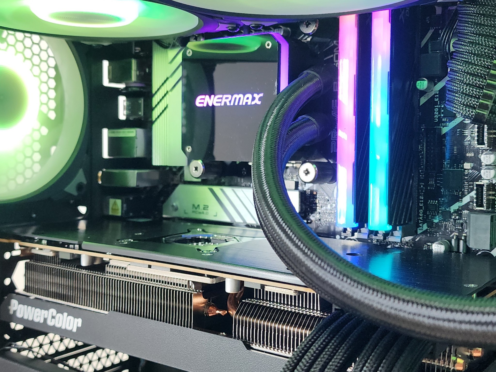 Gaming PC i7-14700F 32GB RAM 2TB SSD RX 7800 XT 16GB Windows 11 Computer