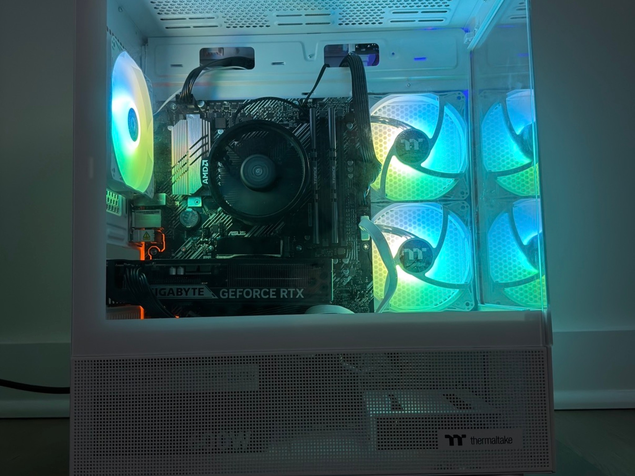 Brand New Custom PC (Ryzen 5 5500, RTX 5060, 16 GB RAM)