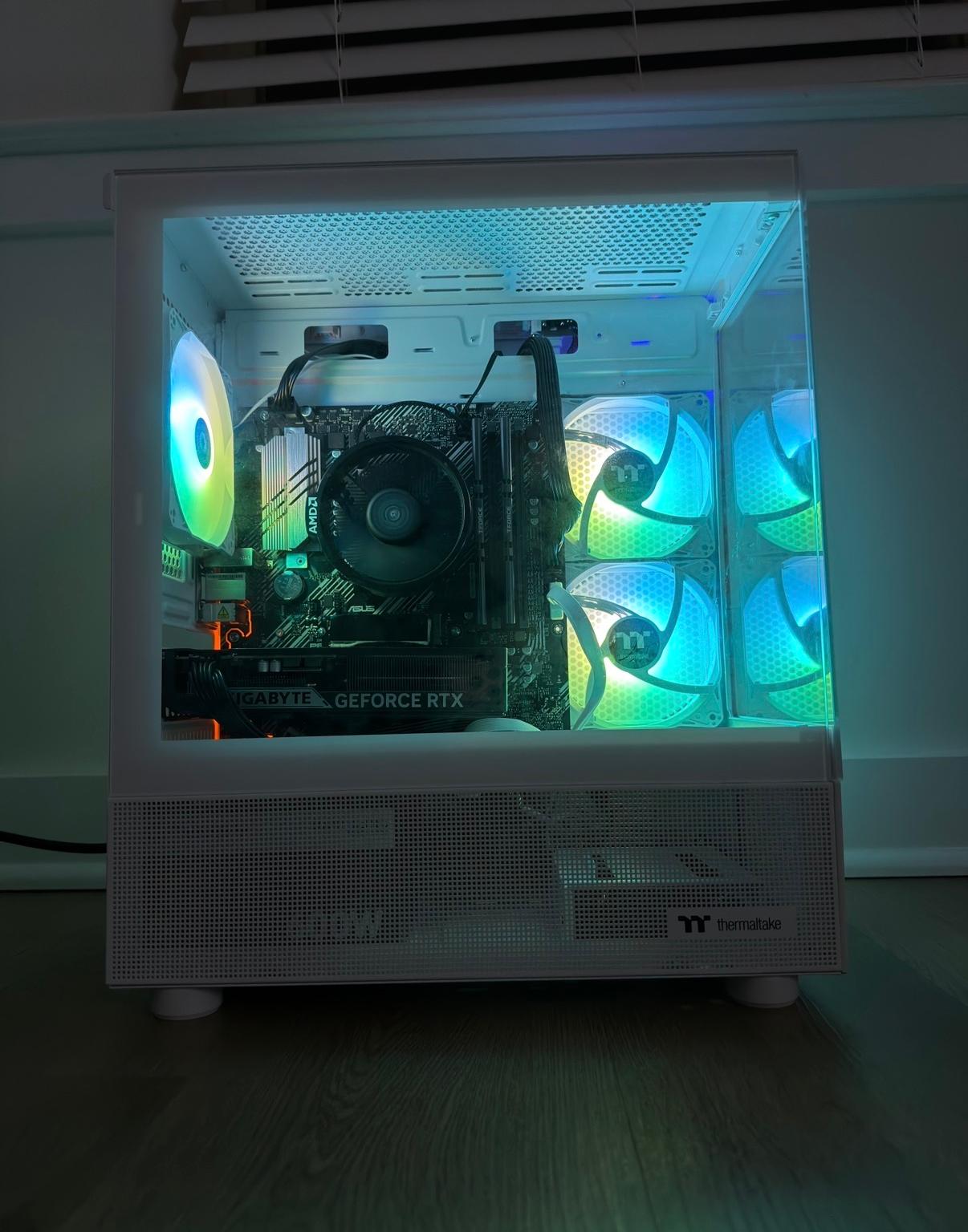 Brand New Custom PC (Ryzen 5 5500, RTX 5060, 16 GB RAM)