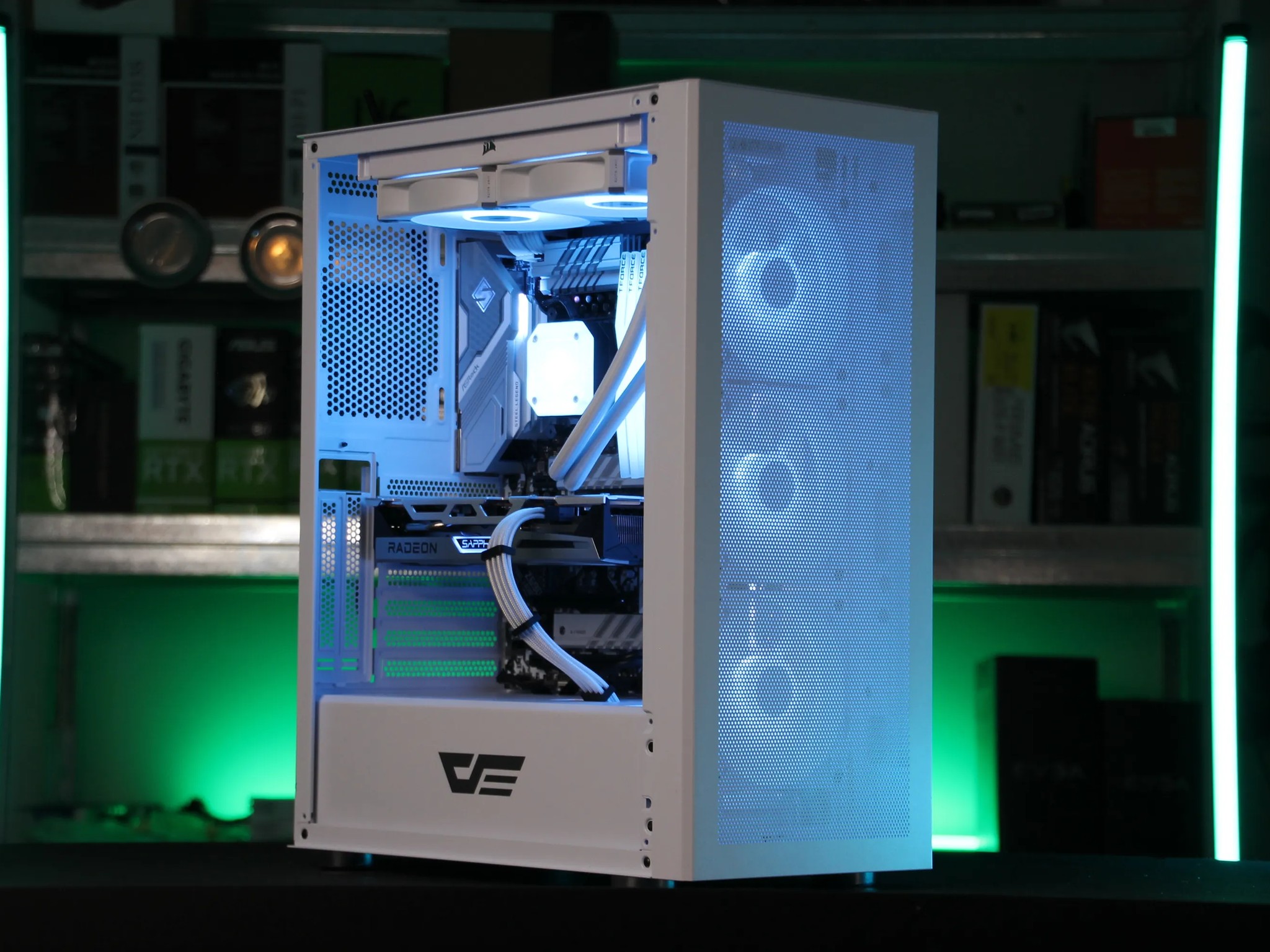 𝘾𝙊𝙈𝙀𝙏 // Intel Core i5-13400F, RX 6600 XT // Mid-range Gaming PC