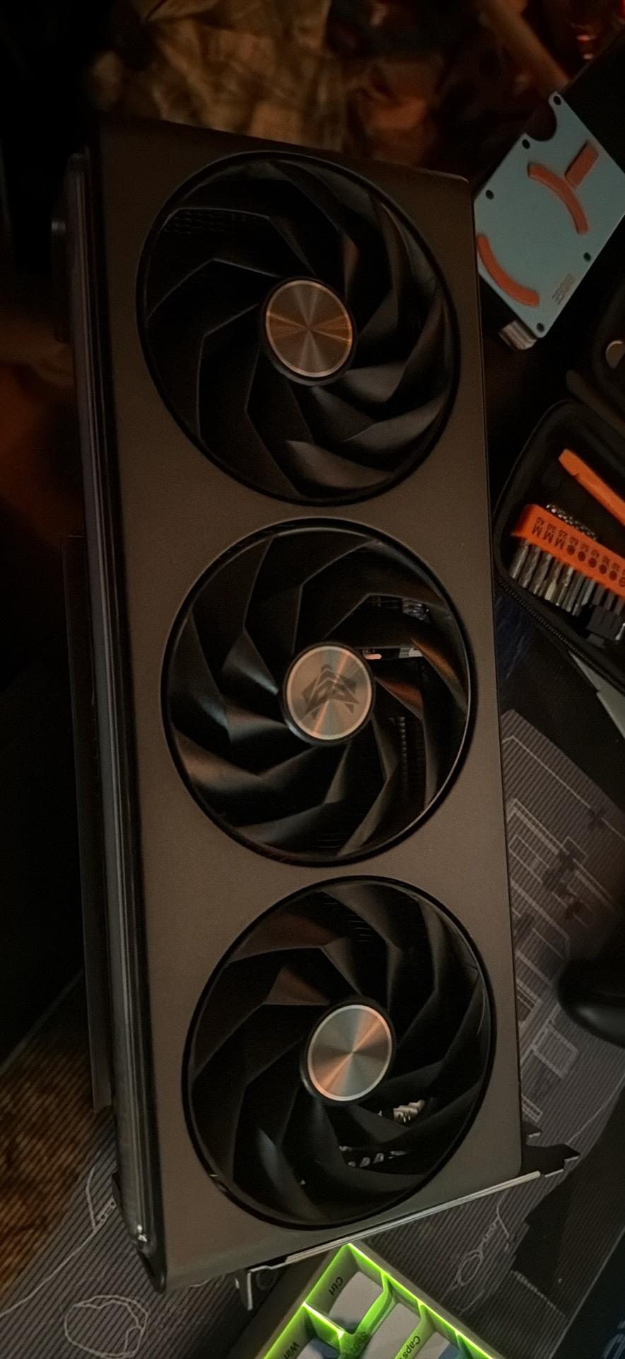 Sapphire NITRO+ Radeon RX 7900 XTX