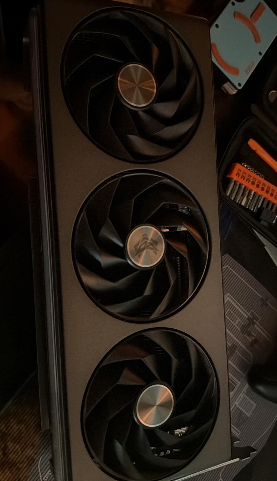 Sapphire NITRO+ Radeon RX 7900 XTX
