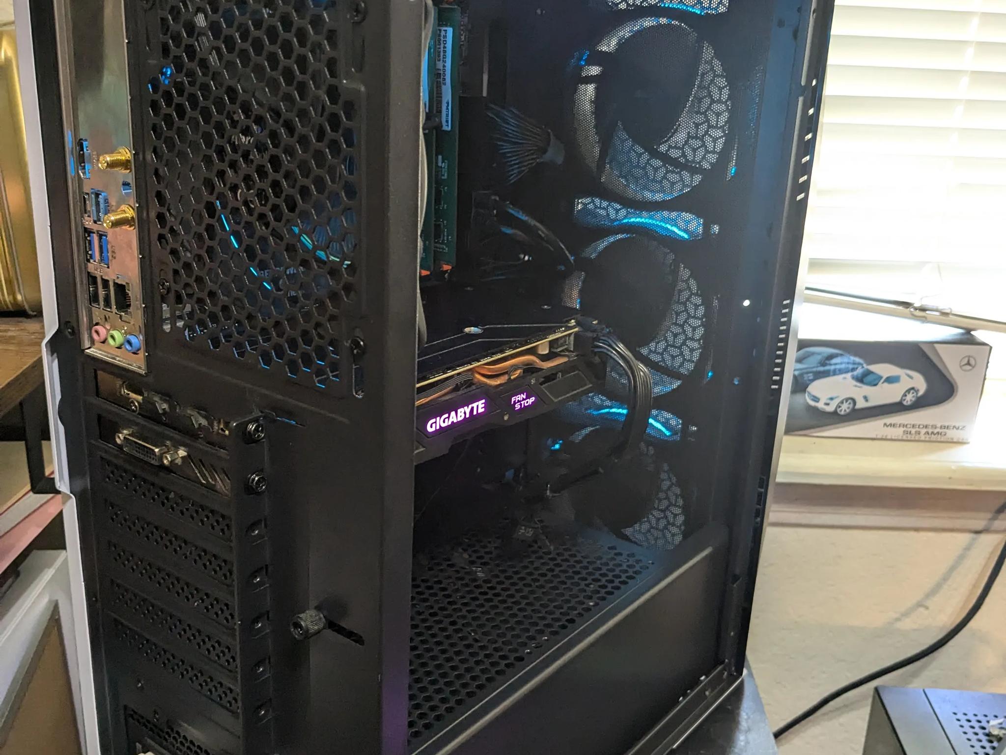 FREE SHIP || i5-8500, RX 580 8GB 2304SP, 480GB SSD, 16GB RAM, 650W PSU, RGB, WiFi, Win10
