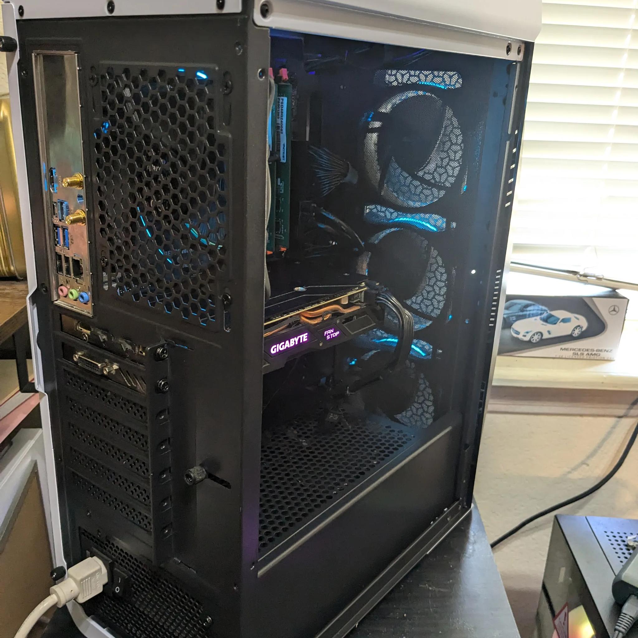 FREE SHIP || i5-8500, RX 580 8GB 2304SP, 480GB SSD, 16GB RAM, 650W PSU, RGB, WiFi, Win10