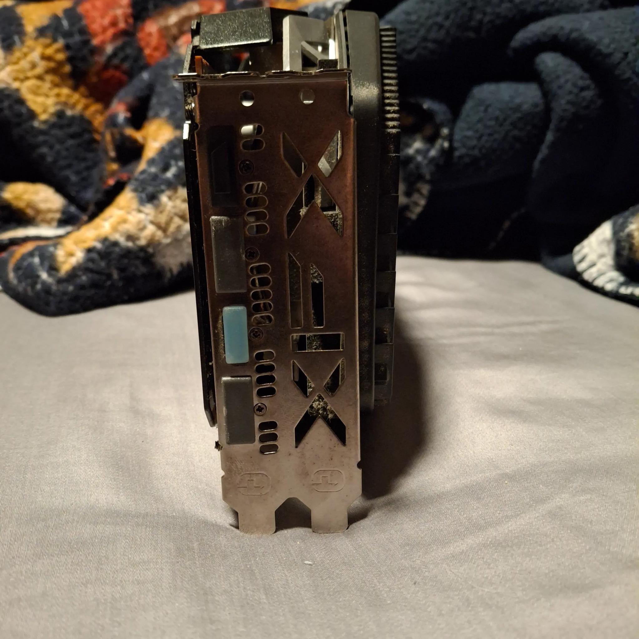 XFX RX 5700 XT RAW II