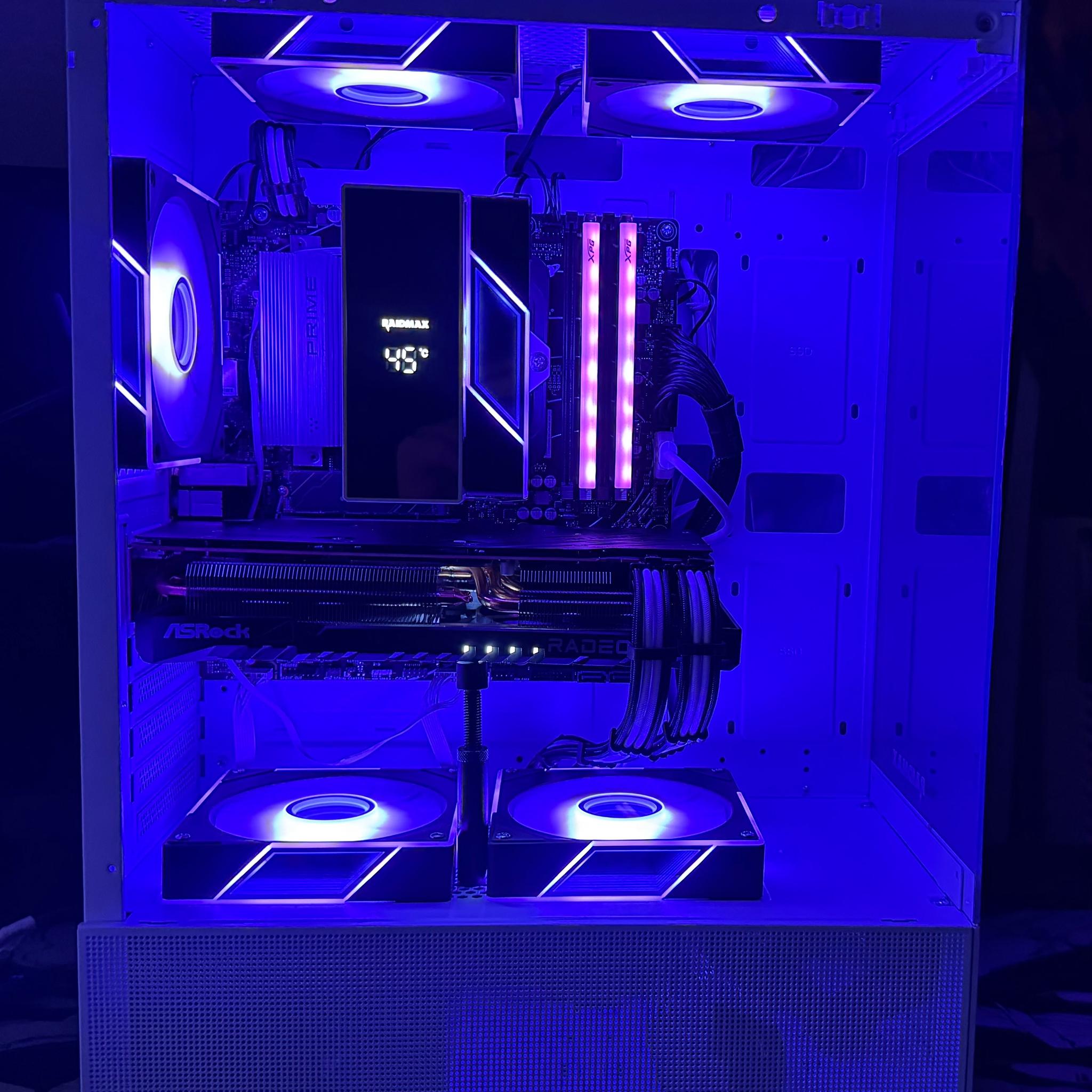 Gaming PC / content creation | AMD Radeon RX 7700 XT| Ryzen 7 | 32GB RAM | WINDOWS 11 Home | WiFi an