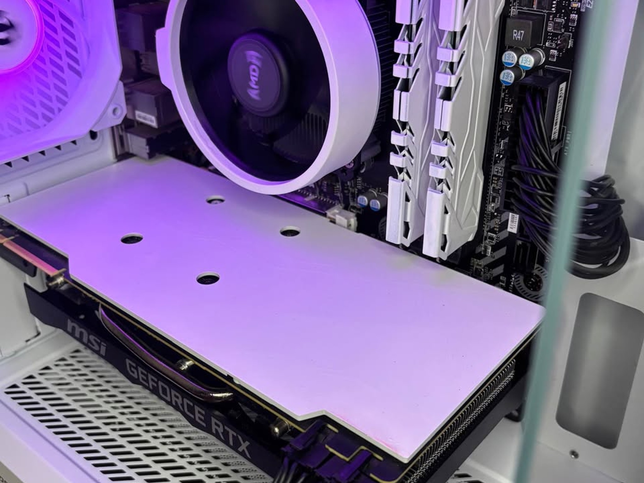 White Gaming PC (RTX 2070 Super 8GB + AMD Ryzen 5 5500 + 16GB DDR4 + SSD)