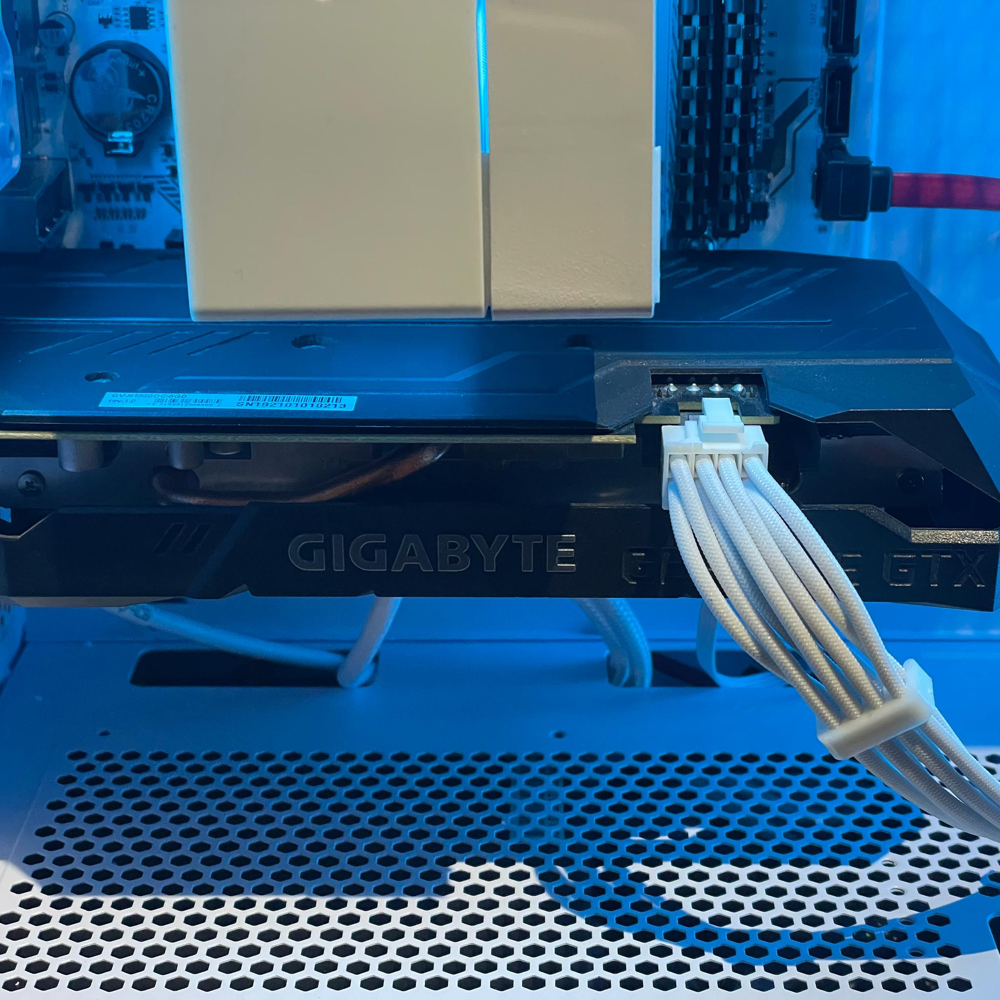 White Value Gaming PC - GTX 1660 | Ryzen 5 | 16GB DDR4 | 500 GB SSD | Win 11 Pro
