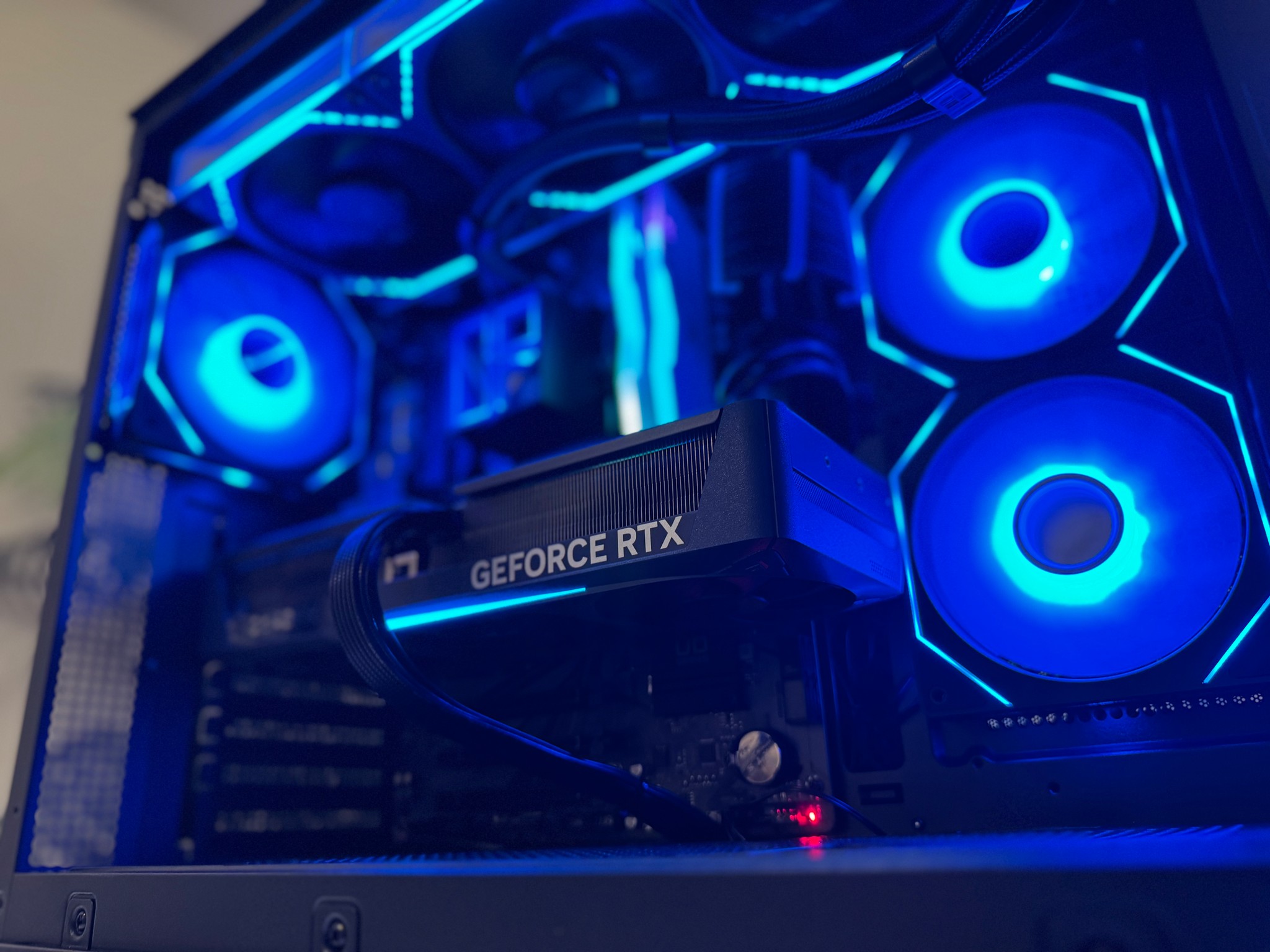 NEW RTX 5070 GAMING PC