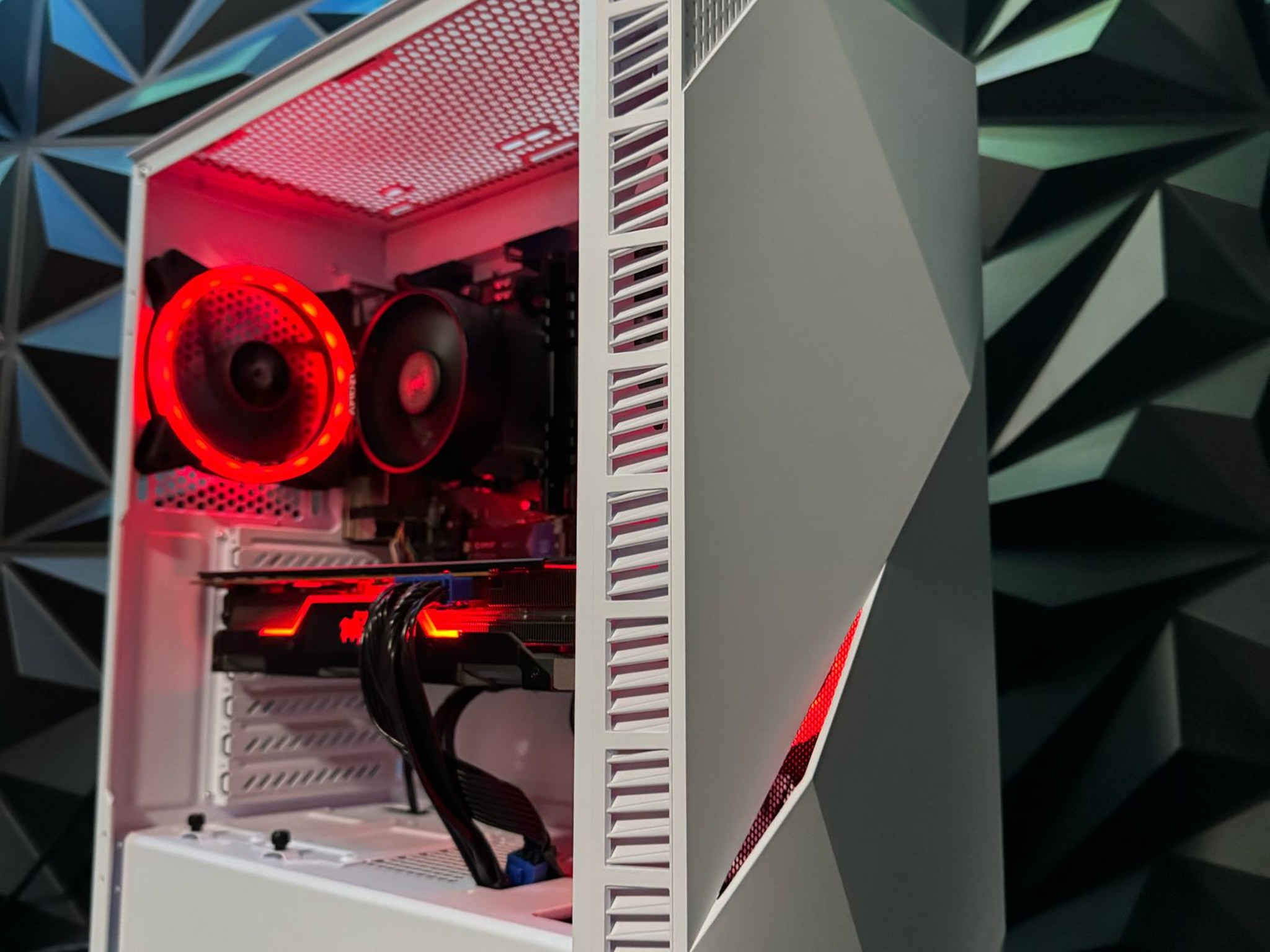 🔥 Tusker 3657 RedDevil 🔥|Ryzen 5 3600| RX 5700XT | 16 GB 3200 MHz| 1 TB NVMe