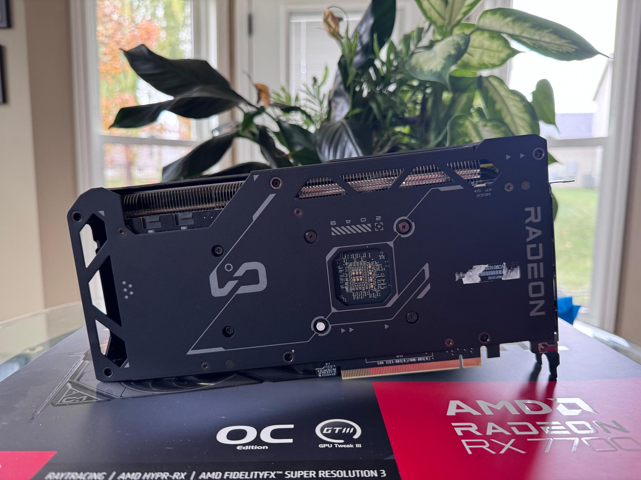 ASUS TUF GAMING OC Radeon RX 7700 XT