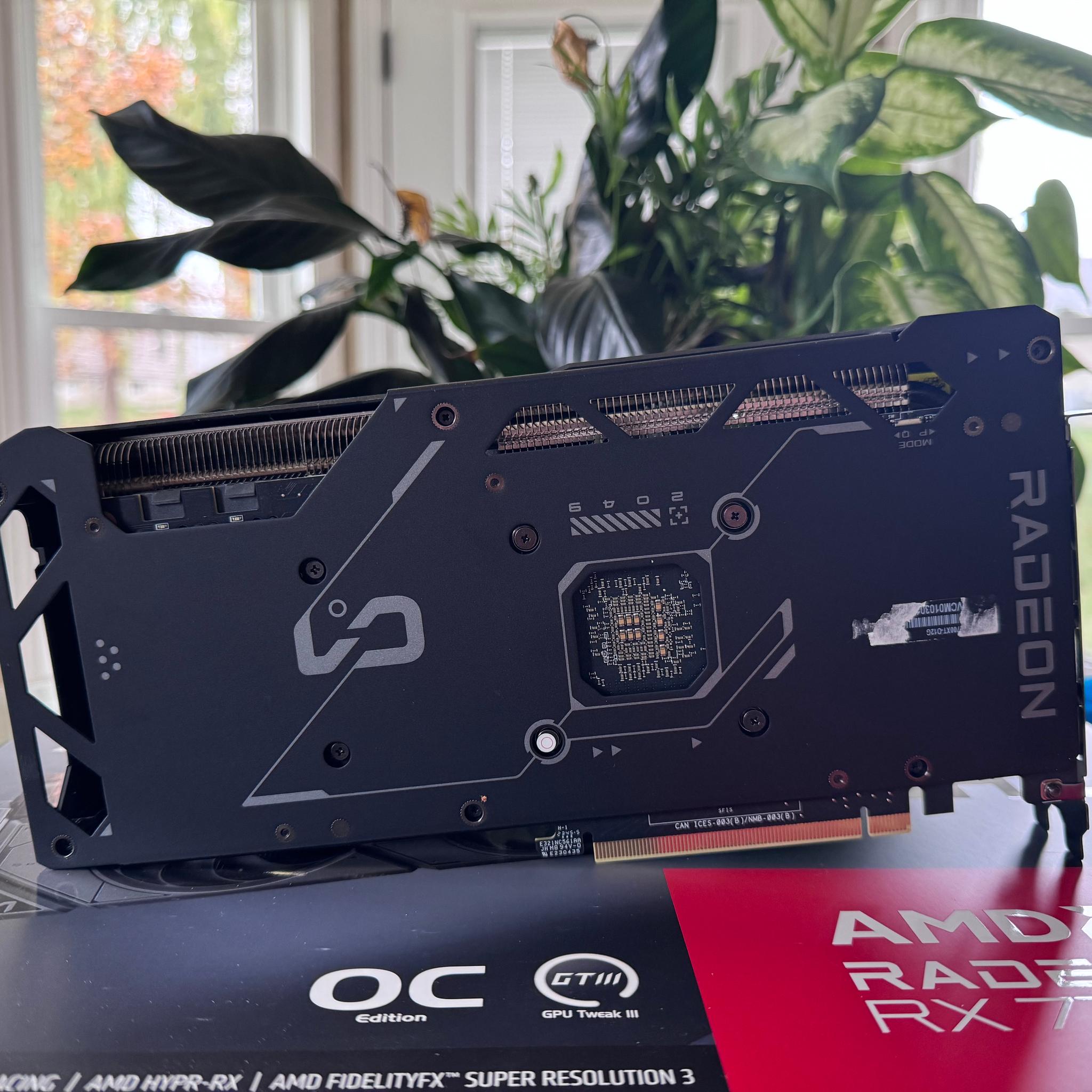 ASUS TUF GAMING OC Radeon RX 7700 XT