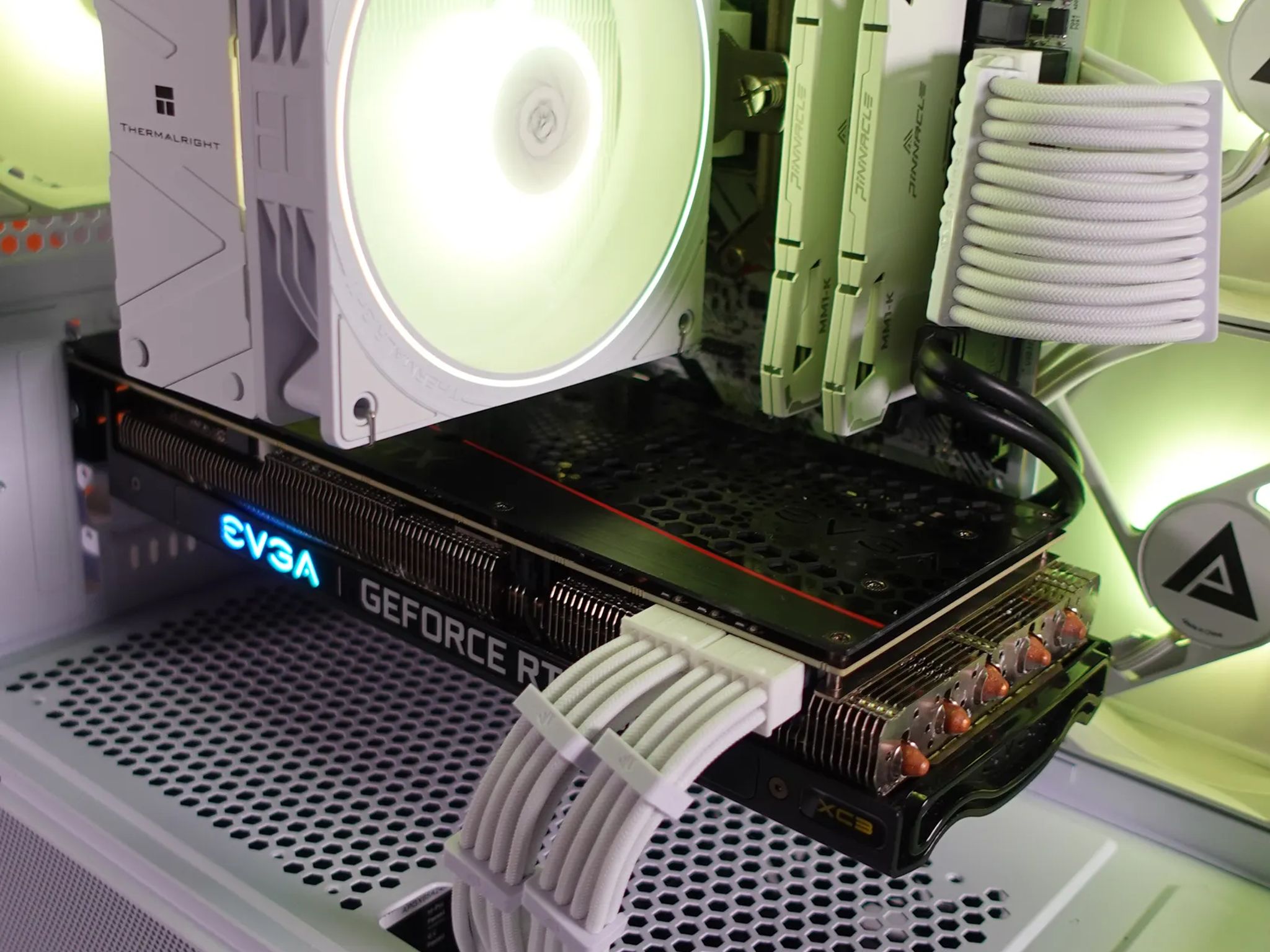 Lunar Frost ryzen 7 5800x rtx 3070