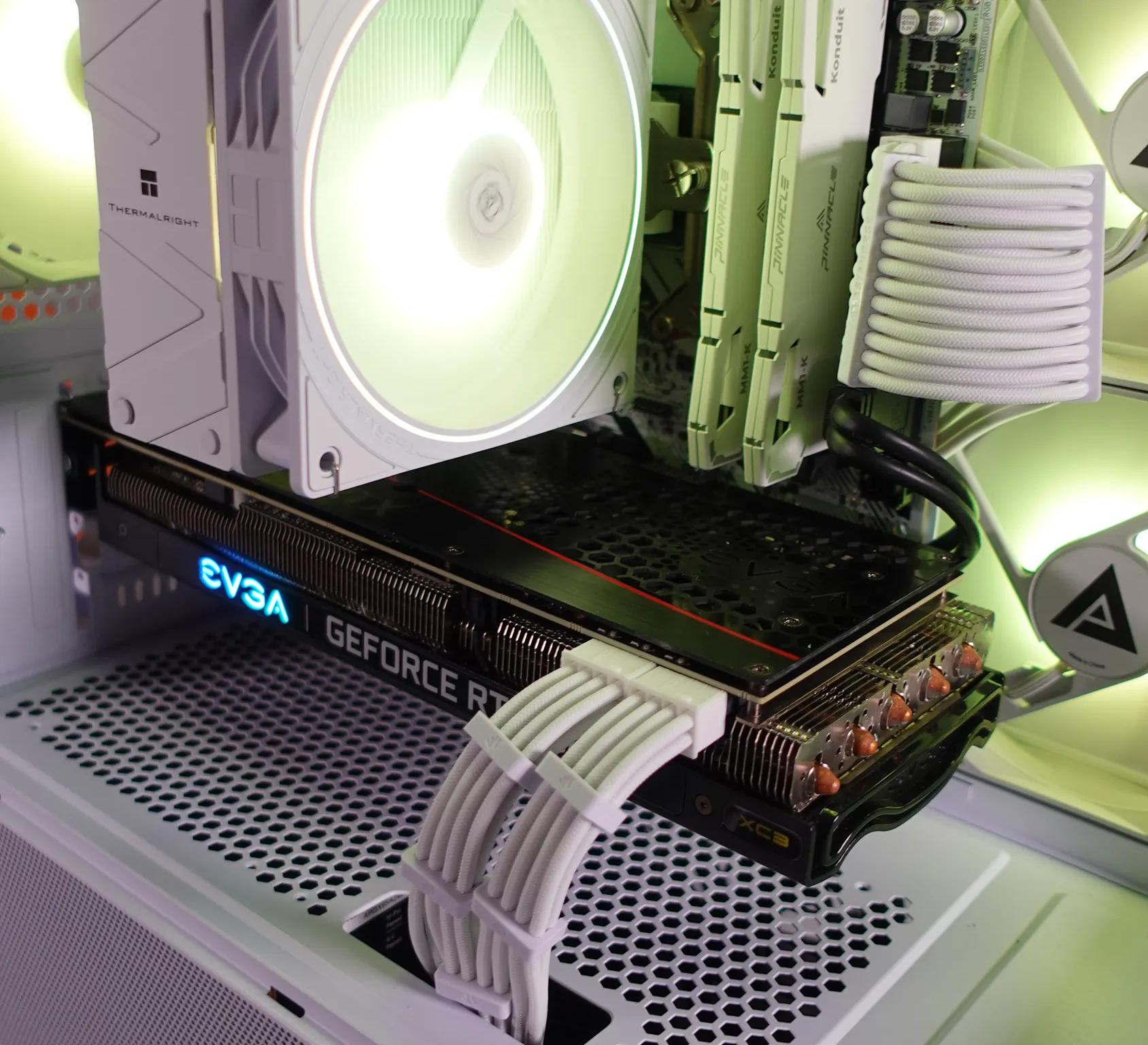 Lunar Frost ryzen 7 5800x rtx 3070