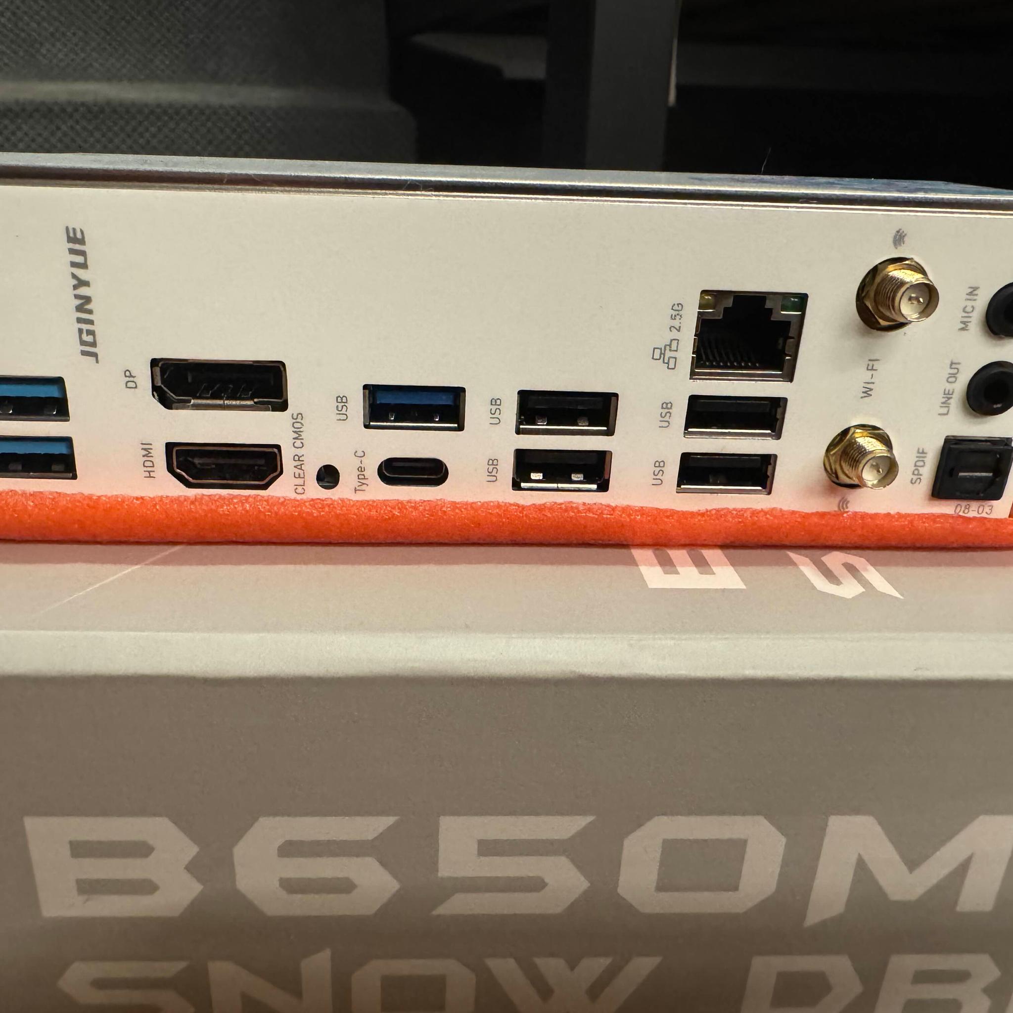 JGINYUE B650M Snow Dream motherboard + WiFi/Bluetooth installed