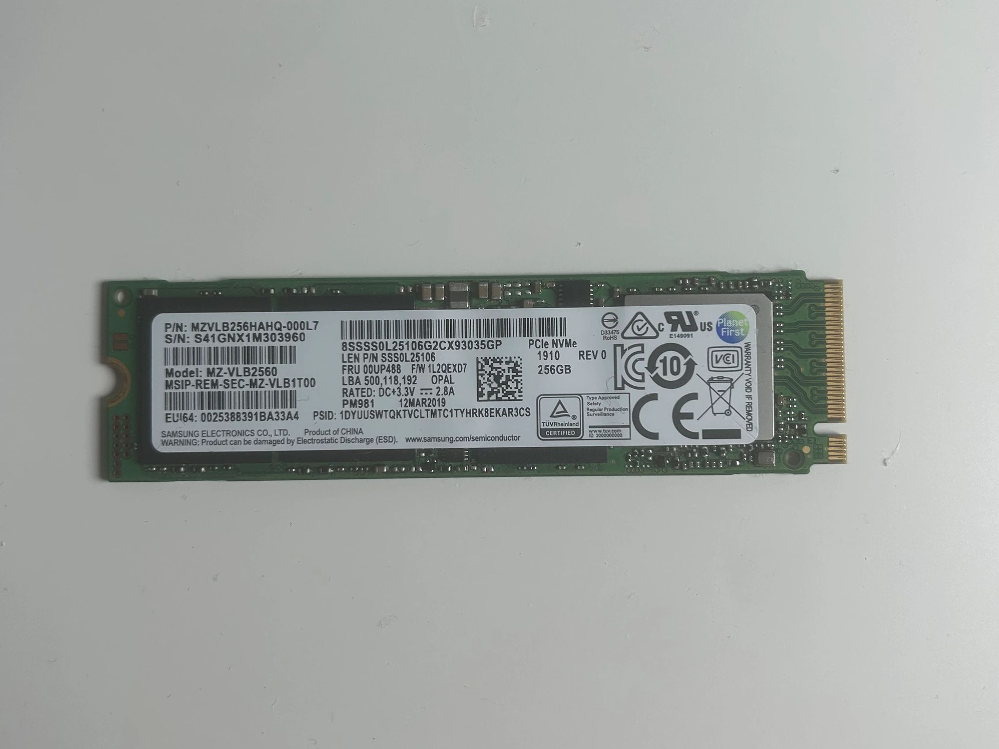 256 GB Lenovo SSD