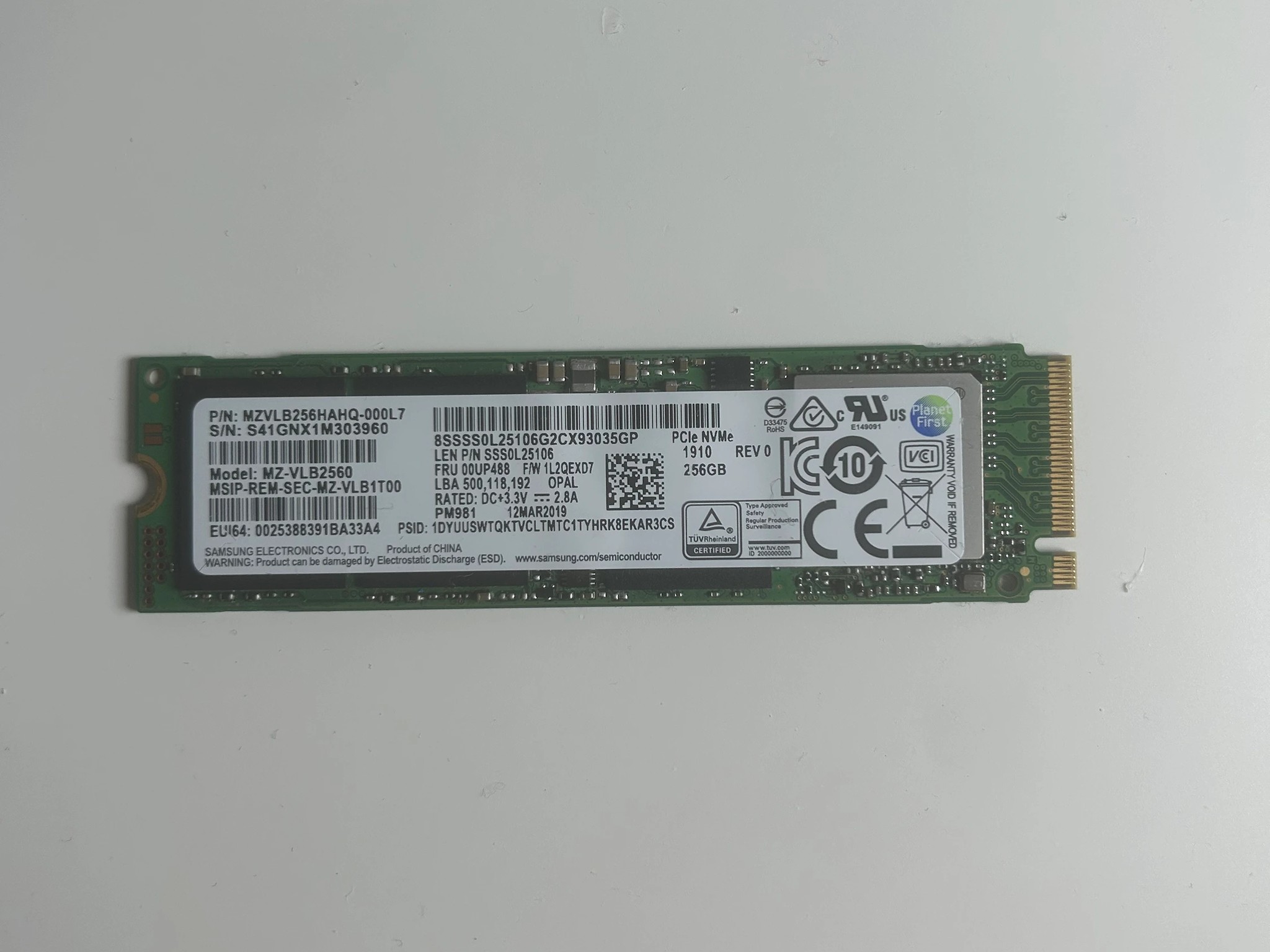 256 GB Lenovo SSD