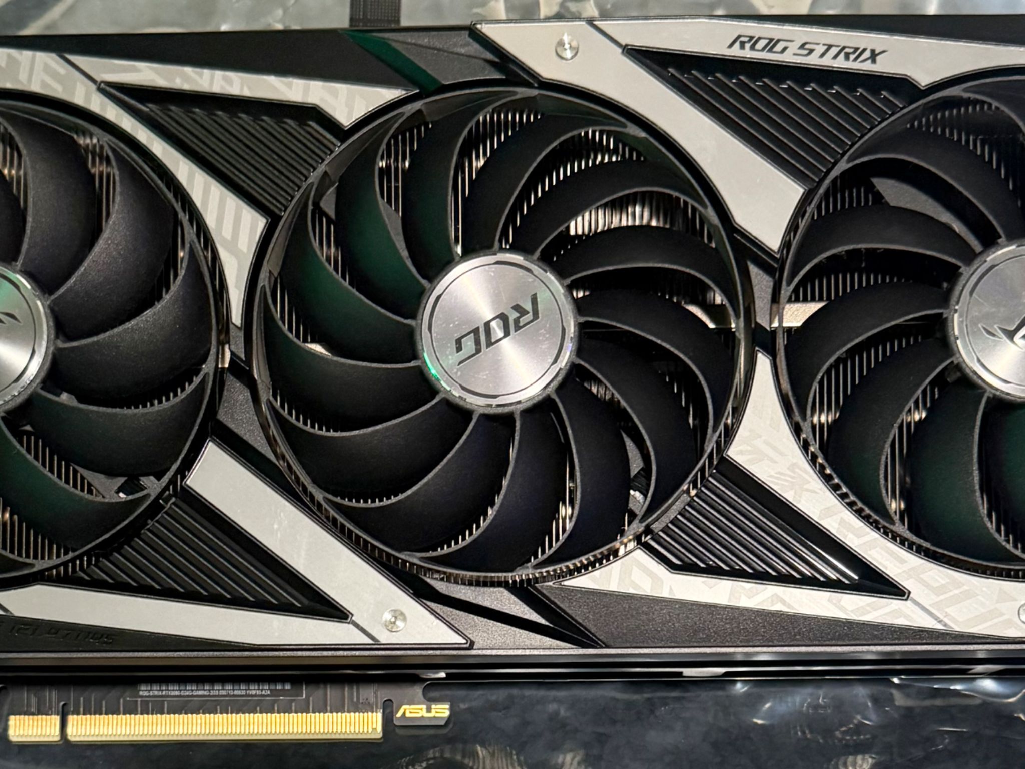 ASUS ROG STRIX NVIDIA GeForce RTX 3090- PCIe 4.0, 24GB GDDR6X, HDMI 2.1, DisplayPort 1.4a, 2.9-Slot