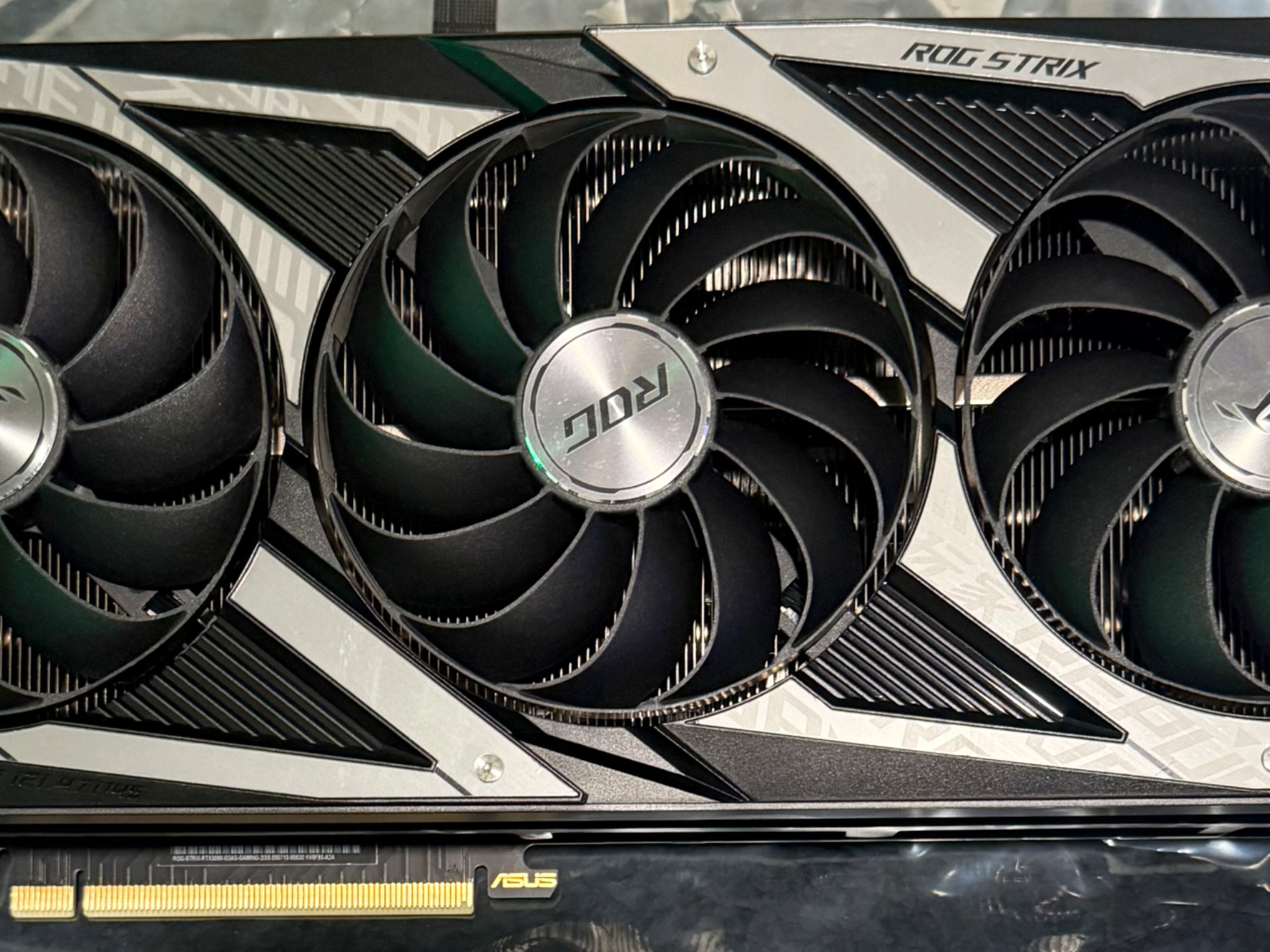 ASUS ROG STRIX NVIDIA GeForce RTX 3090- PCIe 4.0, 24GB GDDR6X, HDMI 2.1, DisplayPort 1.4a, 2.9-Slot