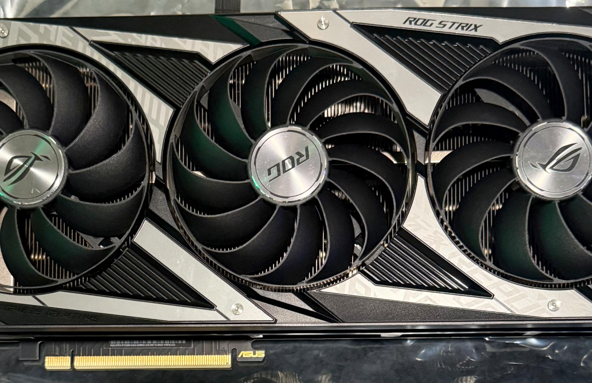 ASUS ROG STRIX NVIDIA GeForce RTX 3090- PCIe 4.0, 24GB GDDR6X, HDMI 2.1, DisplayPort 1.4a, 2.9-Slot