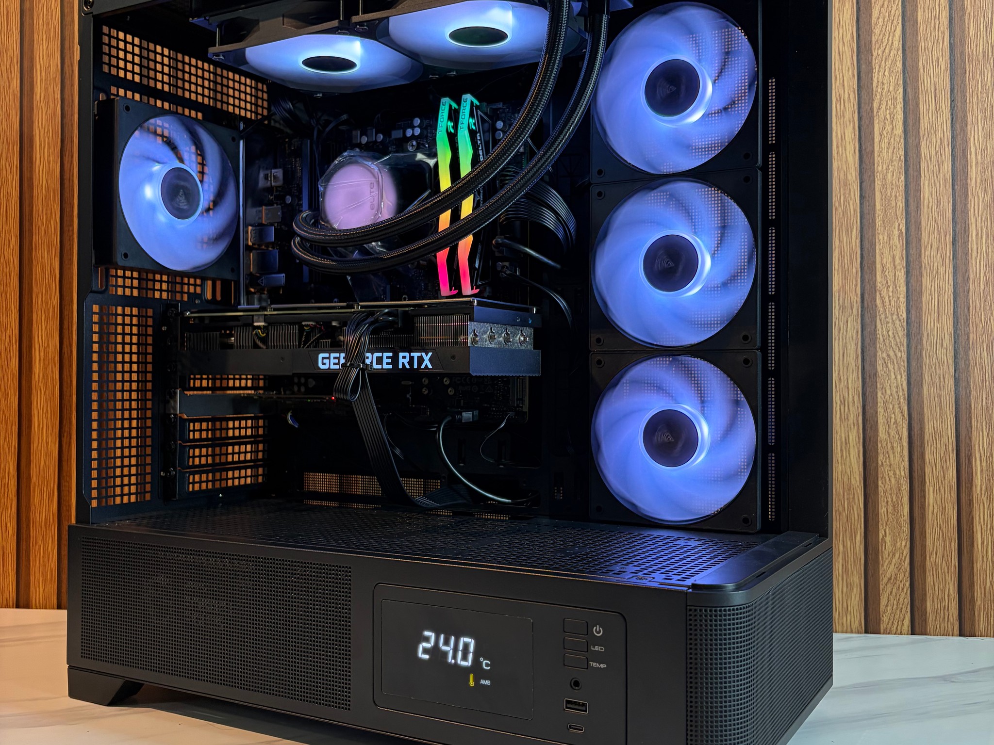 RTX 3080 | RYZEN 5 7600 | 1TB SSD | 240MM AIO | 16GB DDR5 | 750W