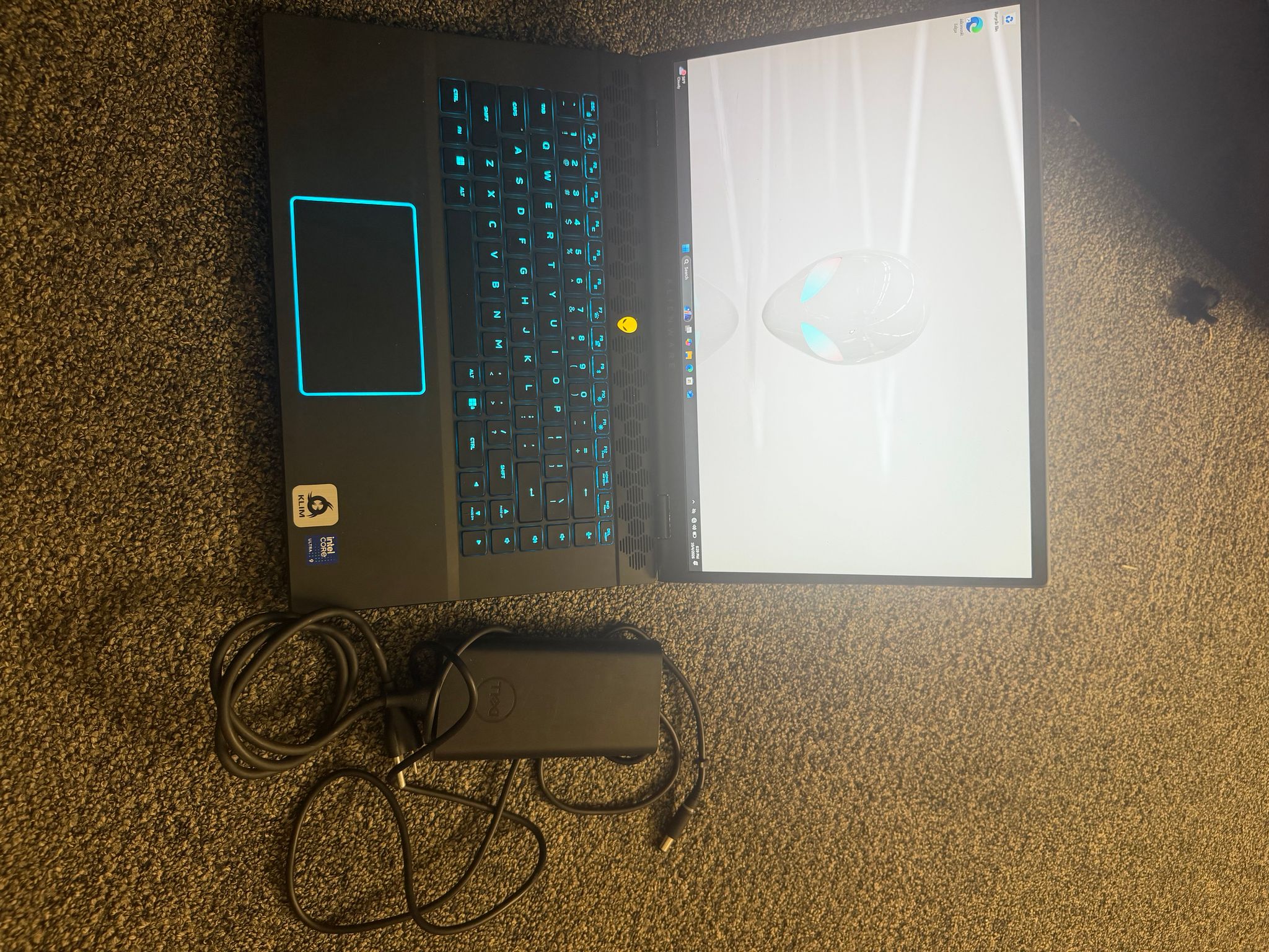 Alienware m16 R2 16" Core Ultra 9 185H 32GB 1TB SSD RTX 4060 8GB  - Used