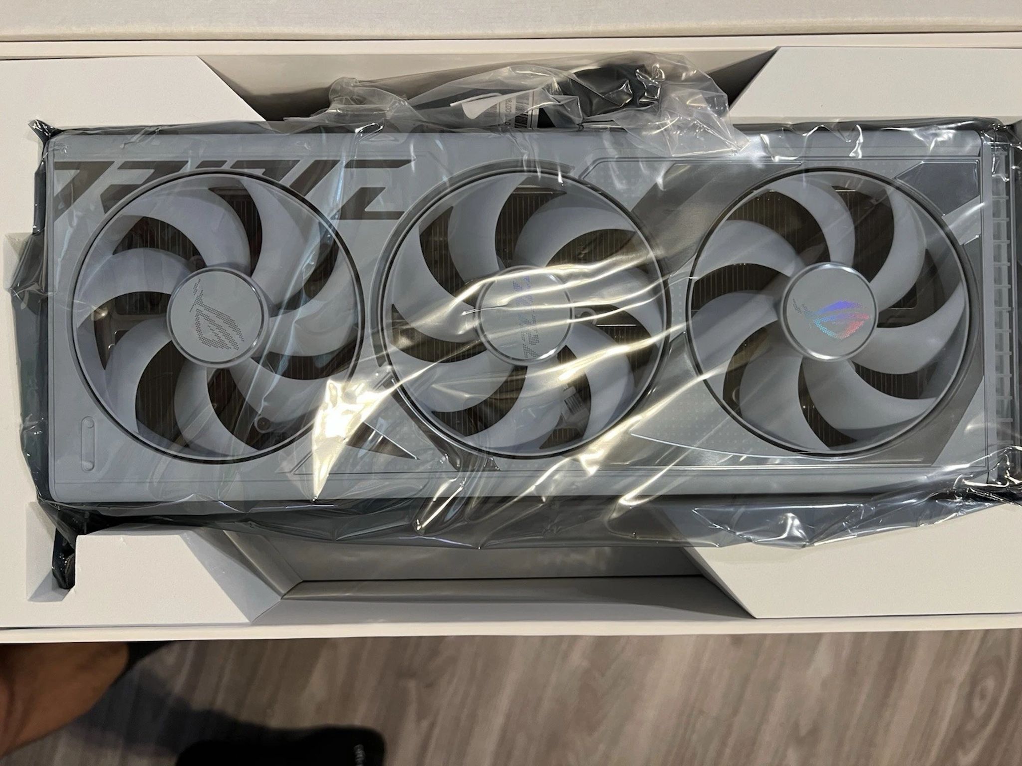 ASUS ROG Strix GeForce RTX 4090 24GB GDDR6X White OC Edition Gaming Graphics Card