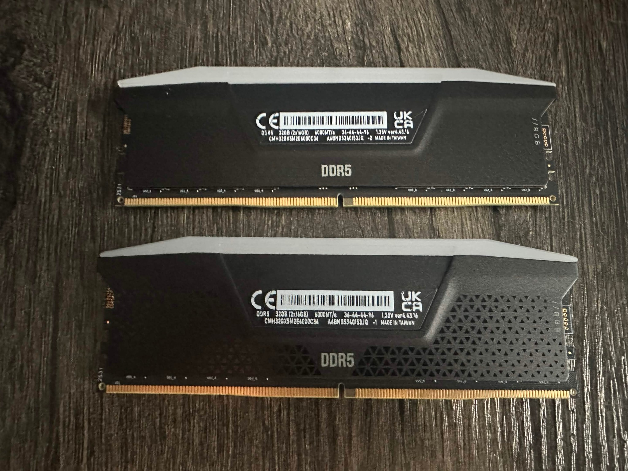 Corsair Vengeance RGB 32 GB (2x16 GB) DDR5-6000 CL36 DESKTOP MEMORY RAM